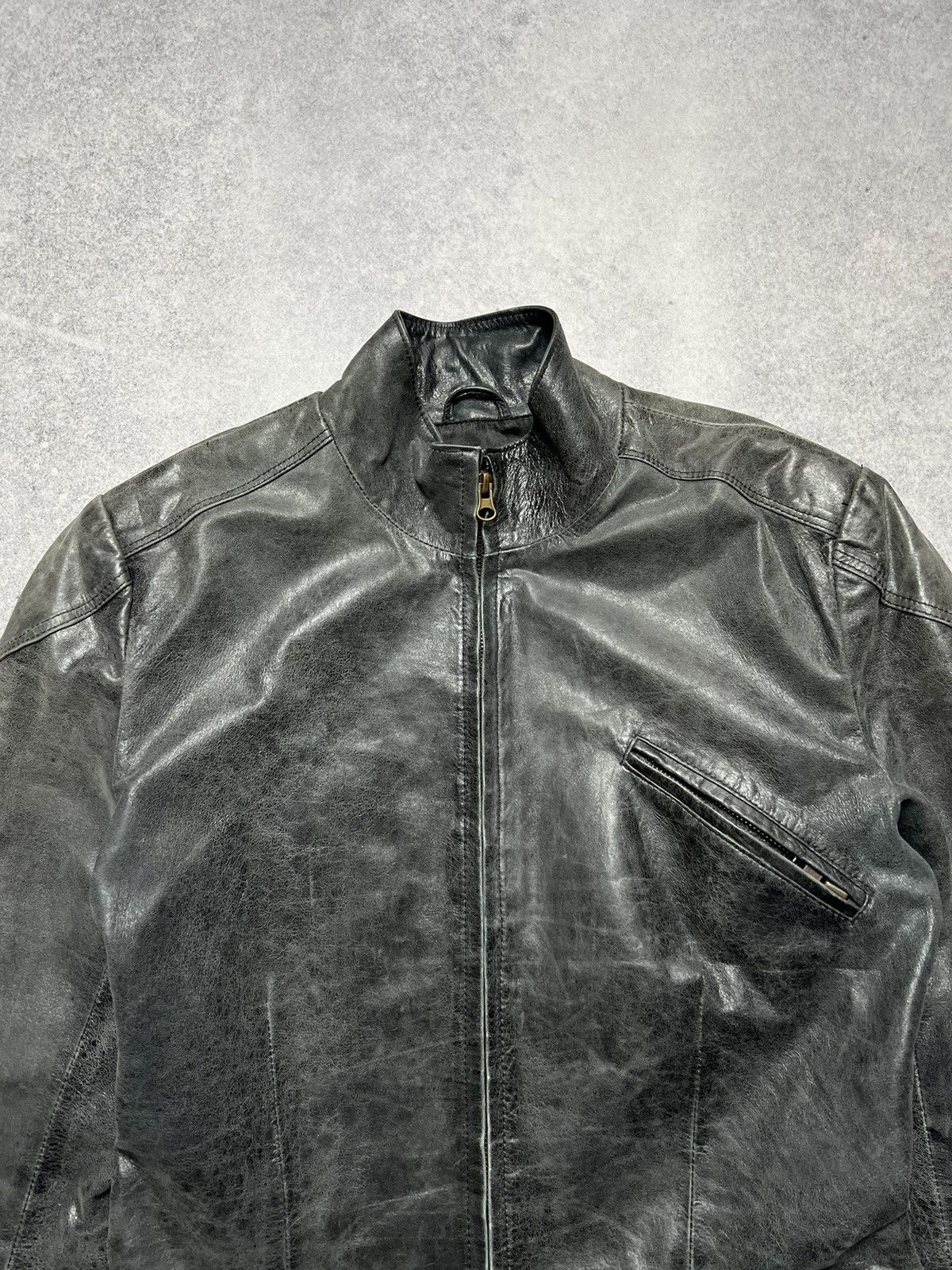 Japanese Brand Vintage Leather Faded Asymmetrical Rick Owens Style Jacket Size S / US 4 / IT 40 - 4 Thumbnail