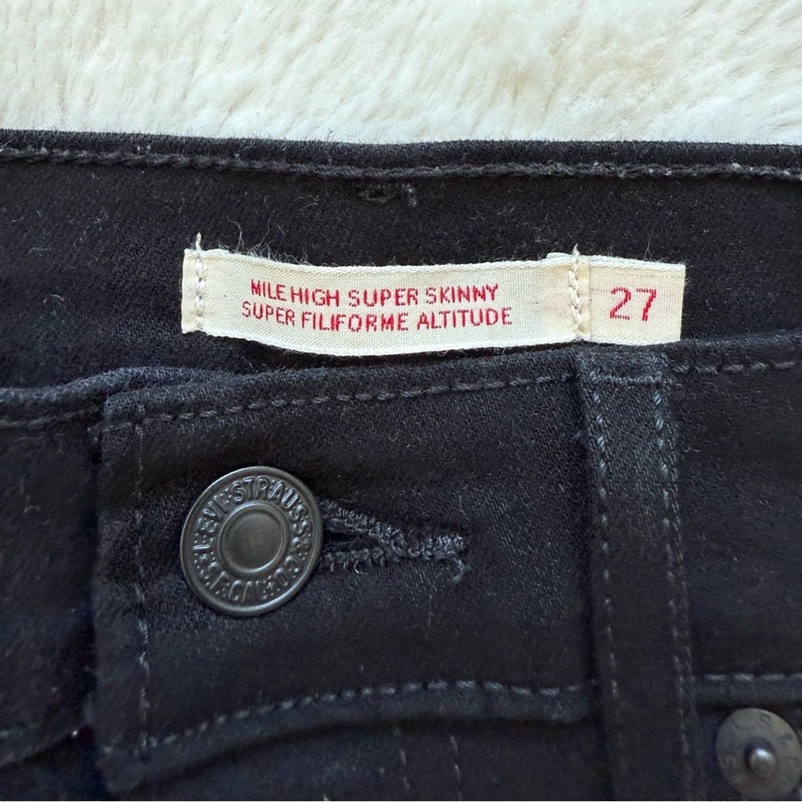 Levi's NEW!! Levi’s women stretched ripped design jeans size 27 Size 27" / US 4 / IT 40 - 6 Thumbnail