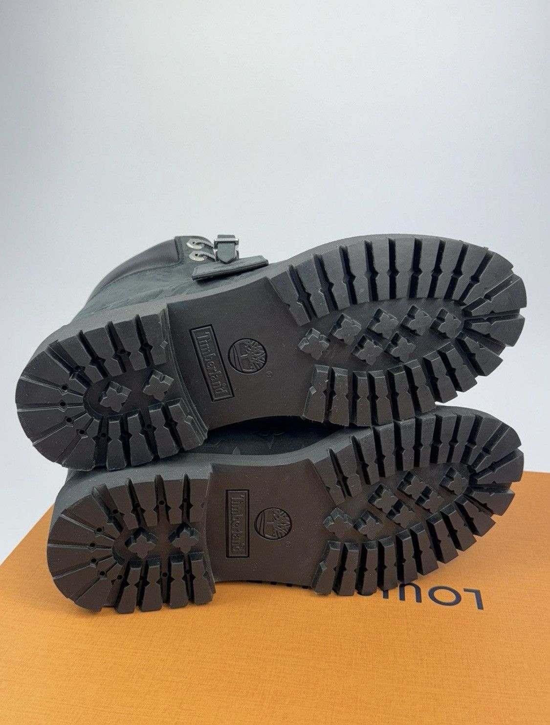 Louis Vuitton × Timberland Louis Vuitton x Timberland Monogram Size US 9 / EU 42 - 8 Thumbnail