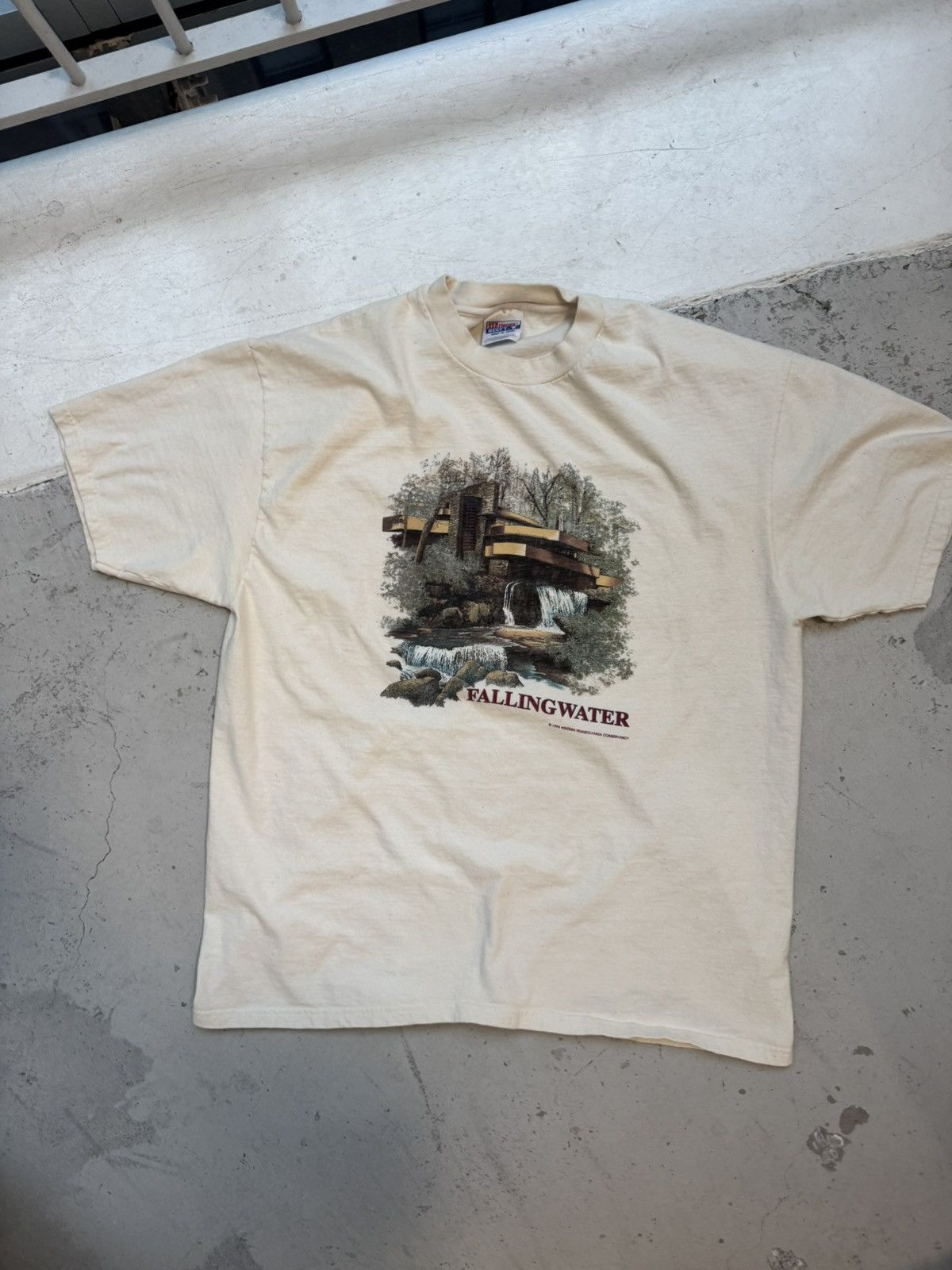 Vintage Vintage INSANE 1994 Fallingwater Frank Lloyd Wright Tee Size US XL / EU 56 / 4 - 2 Thumbnail