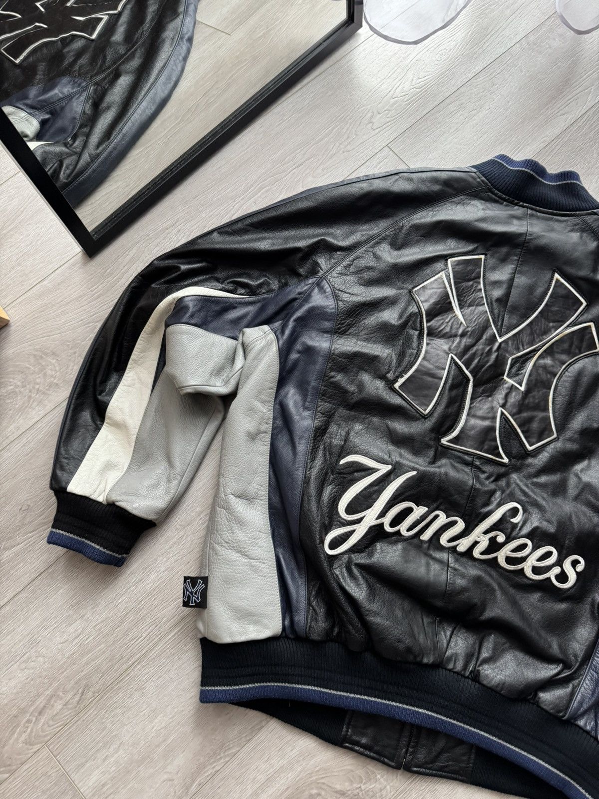 New York Yankees レザージャケット 楽天市場】supreme yankees leather varsity jacketの通販