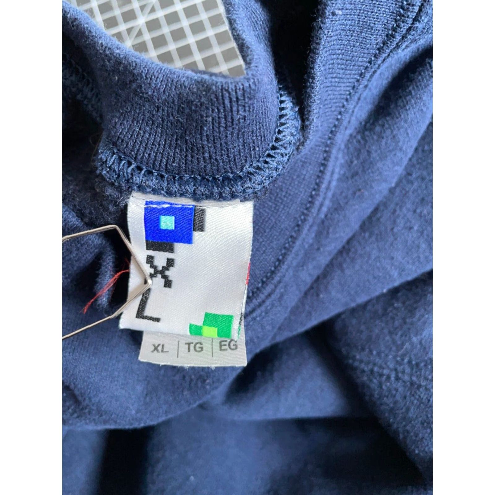 Gildan Robot Solitaire Embroidered Sweatshirt Adult XL Dark Blue Crewneck Heavyweight Size US XL / EU 56 / 4 - 4 Thumbnail