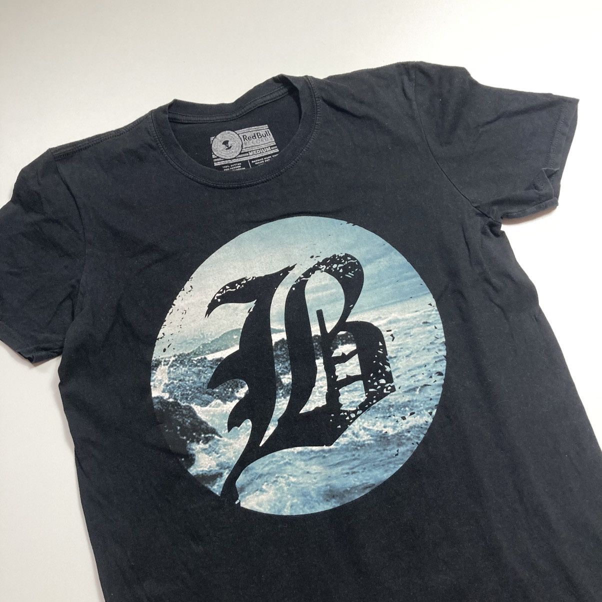 Band Tees beartooth red bull records hardcore metal metalcore rock Size US M / EU 48-50 / 2 - 2 Thumbnail