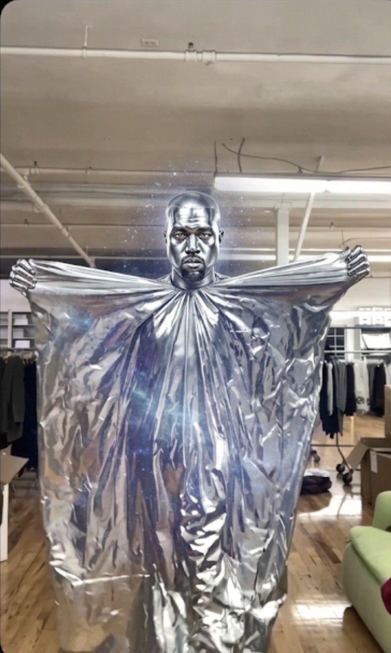 Kanye West × Los Angeles Apparel Kanye West "Mary"Opera Silver LAA Robe Sunday Service Sample Size US L / EU 52-54 / 3 - 1 Thumbnail