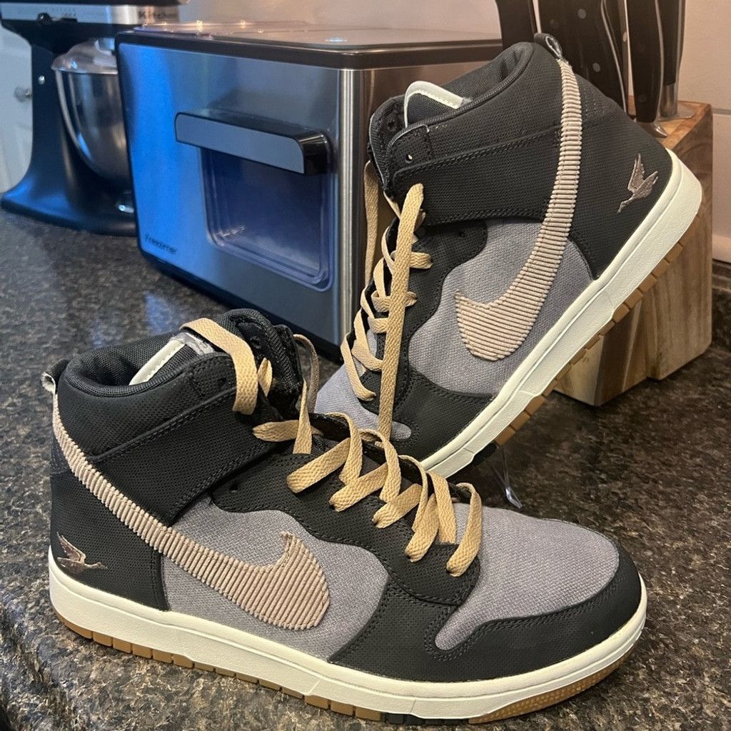 Nike Mens Nike Dunk High Swoosh Sporting Club Premium Gray N Gold Size US 9.5 / EU 42-43 - 1 Thumbnail