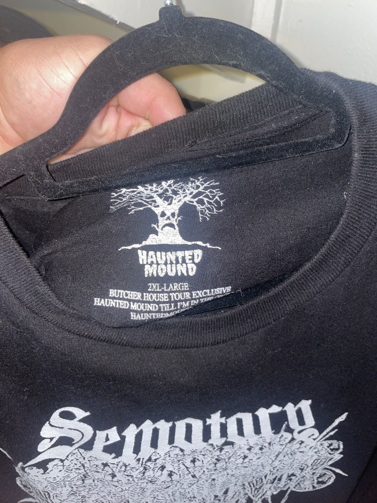 Band Tees Haunted mount butcher house tour long sleeve Size US XXL / EU 58 / 5 - 3 Thumbnail