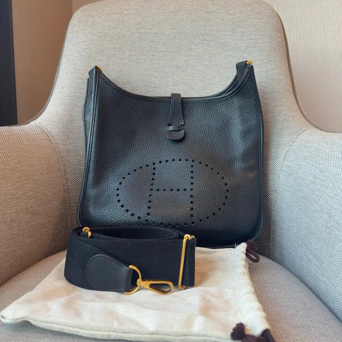 Hermes Hermes Evelyne PM Midnight Blue Clemence cowhide leather cutout Evelyne shoulder Size ONE SIZE - 1 Thumbnail