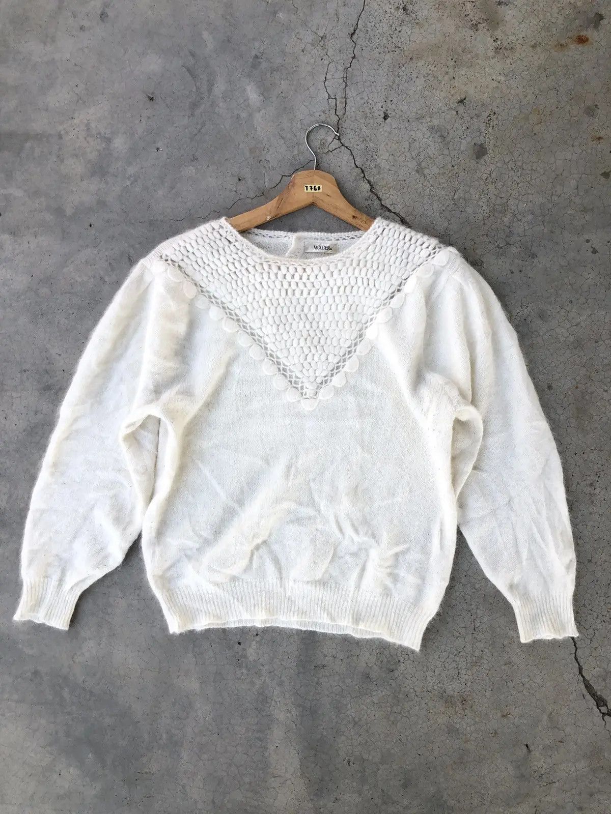 Aran Isles Knitwear Japanesebrand White Milk Knitsweater Fleece Size US L / EU 52-54 / 3 - 1 Thumbnail