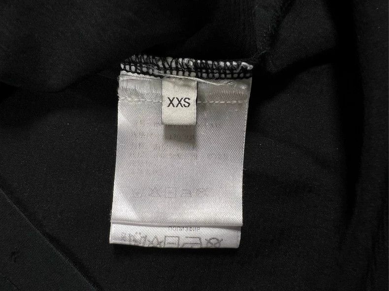 Givenchy Givenchy Large hole short-sleeved T-shirt Size US XXS / EU 40 - 6 Thumbnail