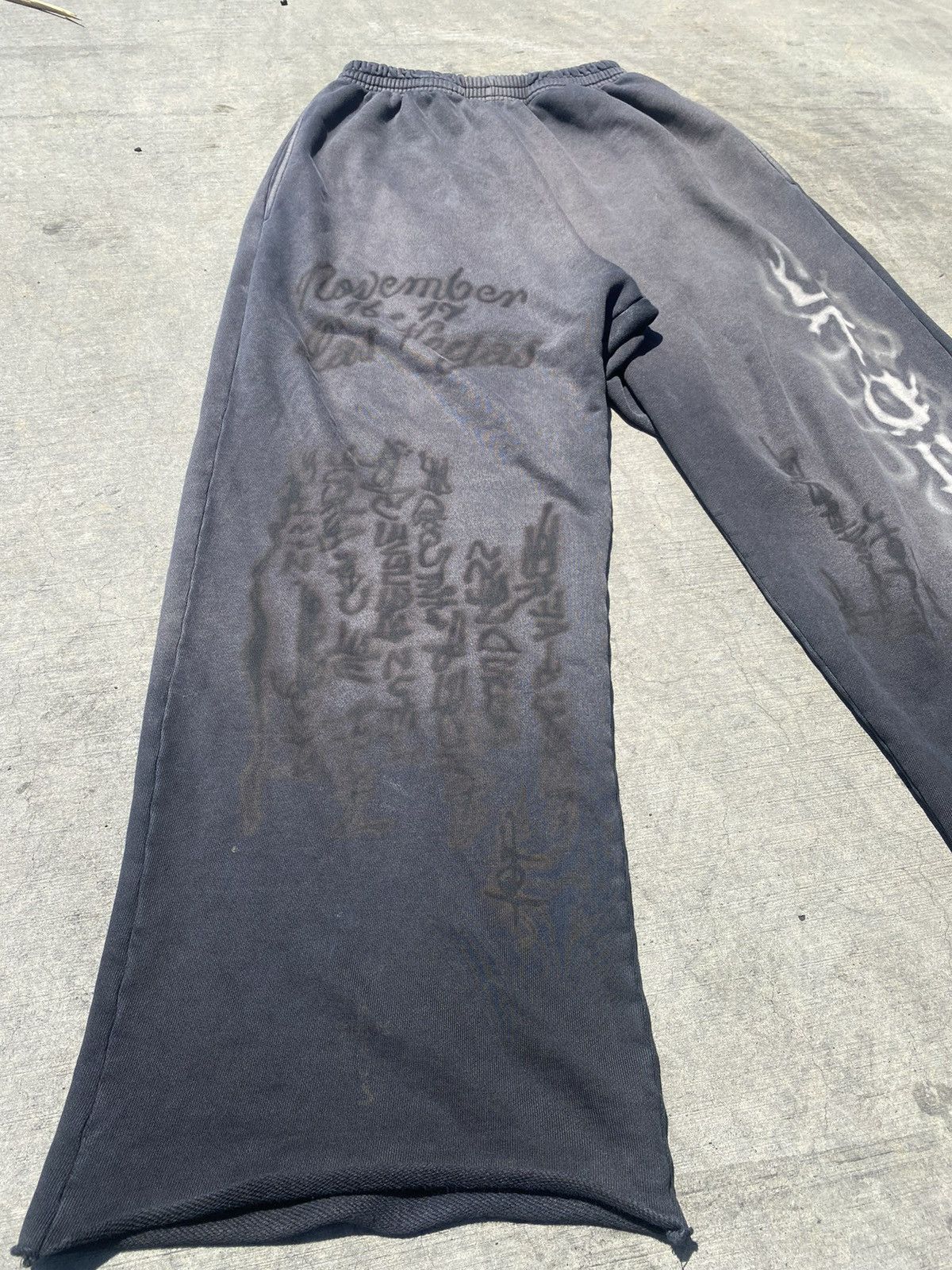 Other Travis Scott Utopia Flame Sweatpants Size US 30 / EU 46 - 2 Thumbnail