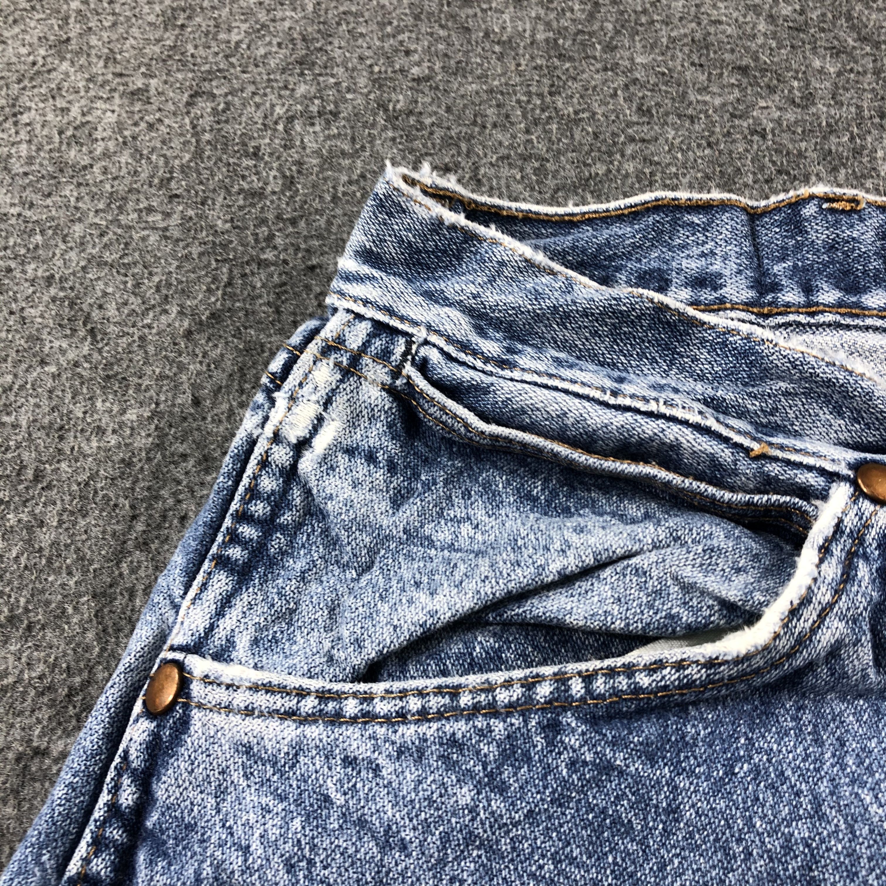 Vintage Vintage Blue Wash Wrangler Jeans-J2507 Size US 35 - 10 Thumbnail