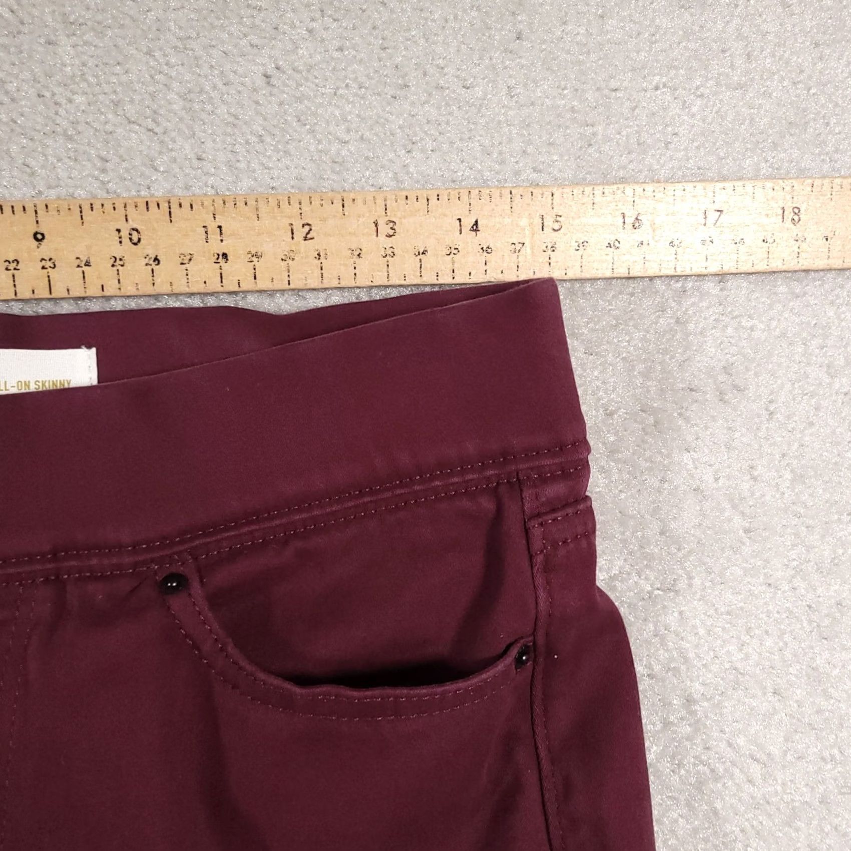 Vintage VINTAGE Levi Strauss Jeans Women's 8 Short Maroon Skinny Pull-On Totally Shaping Stretch Size 30" / US 8 / IT 44 - 6 Thumbnail