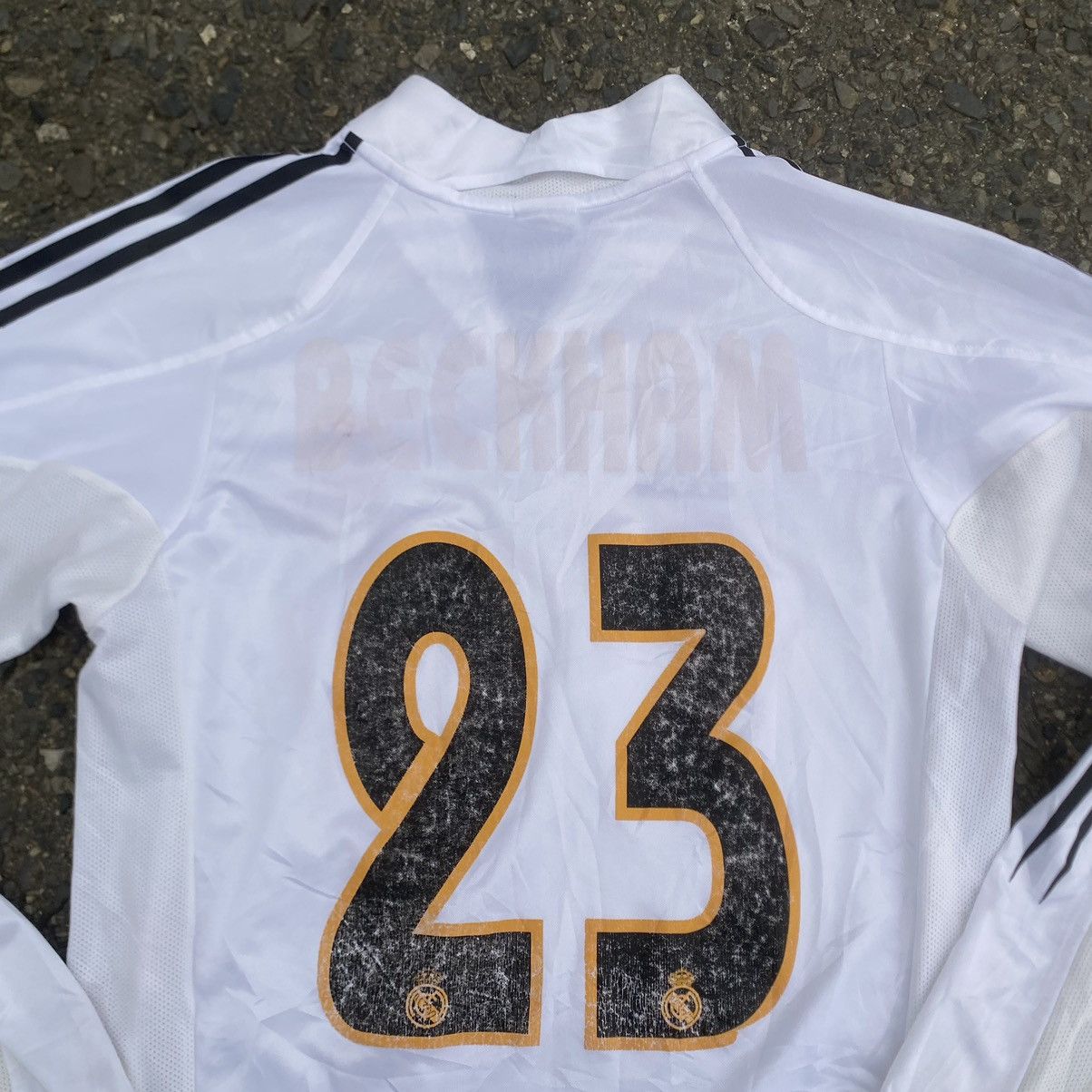 Adidas 2004 Real madrid beckham jersey Size US M / EU 48-50 / 2 - 12 Thumbnail