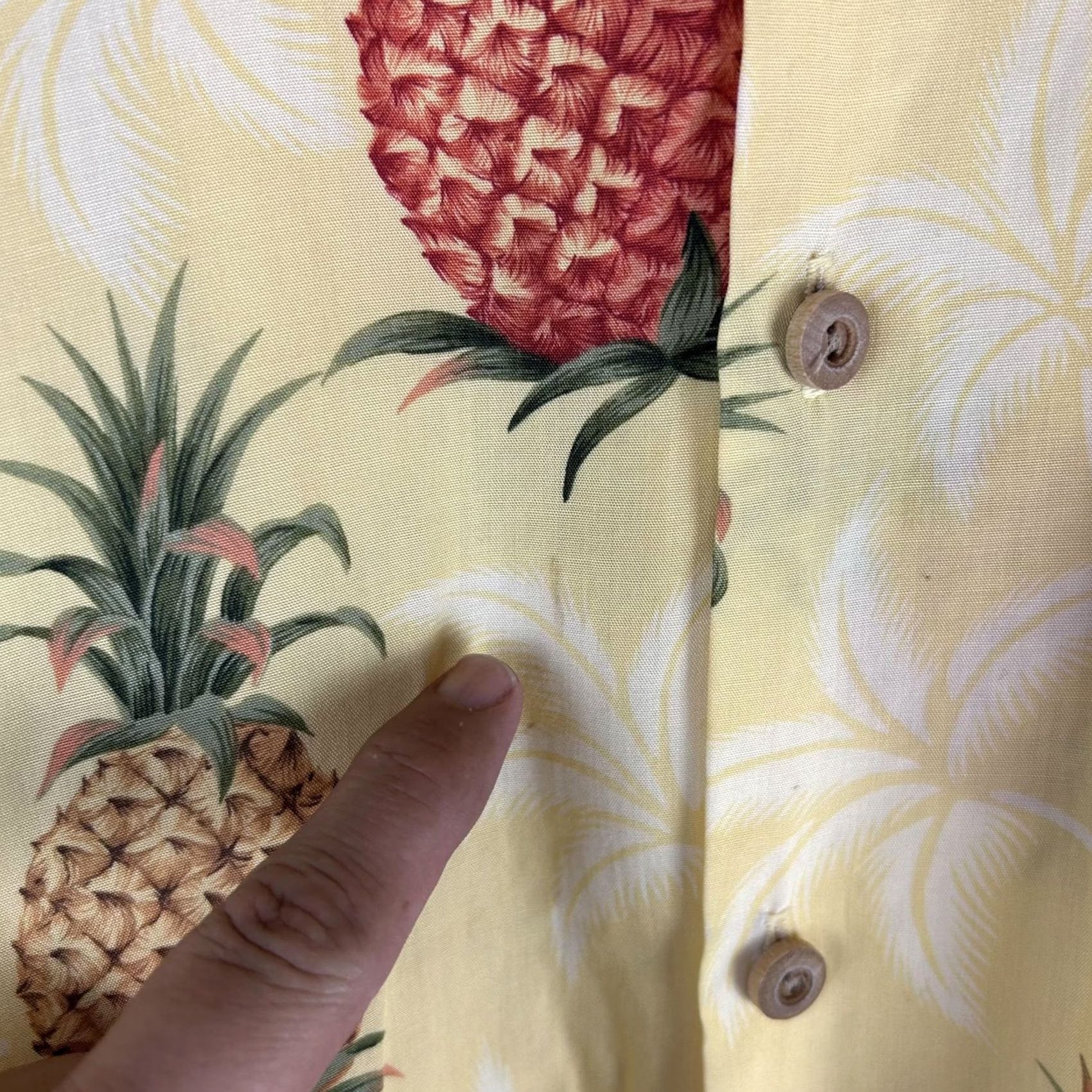 Paradise Found Paradise Found Shirt Mens Large Yellow Hawaiian Aloha Pineapple Rayon Made USA Size US L / EU 52-54 / 3 - 4 Thumbnail