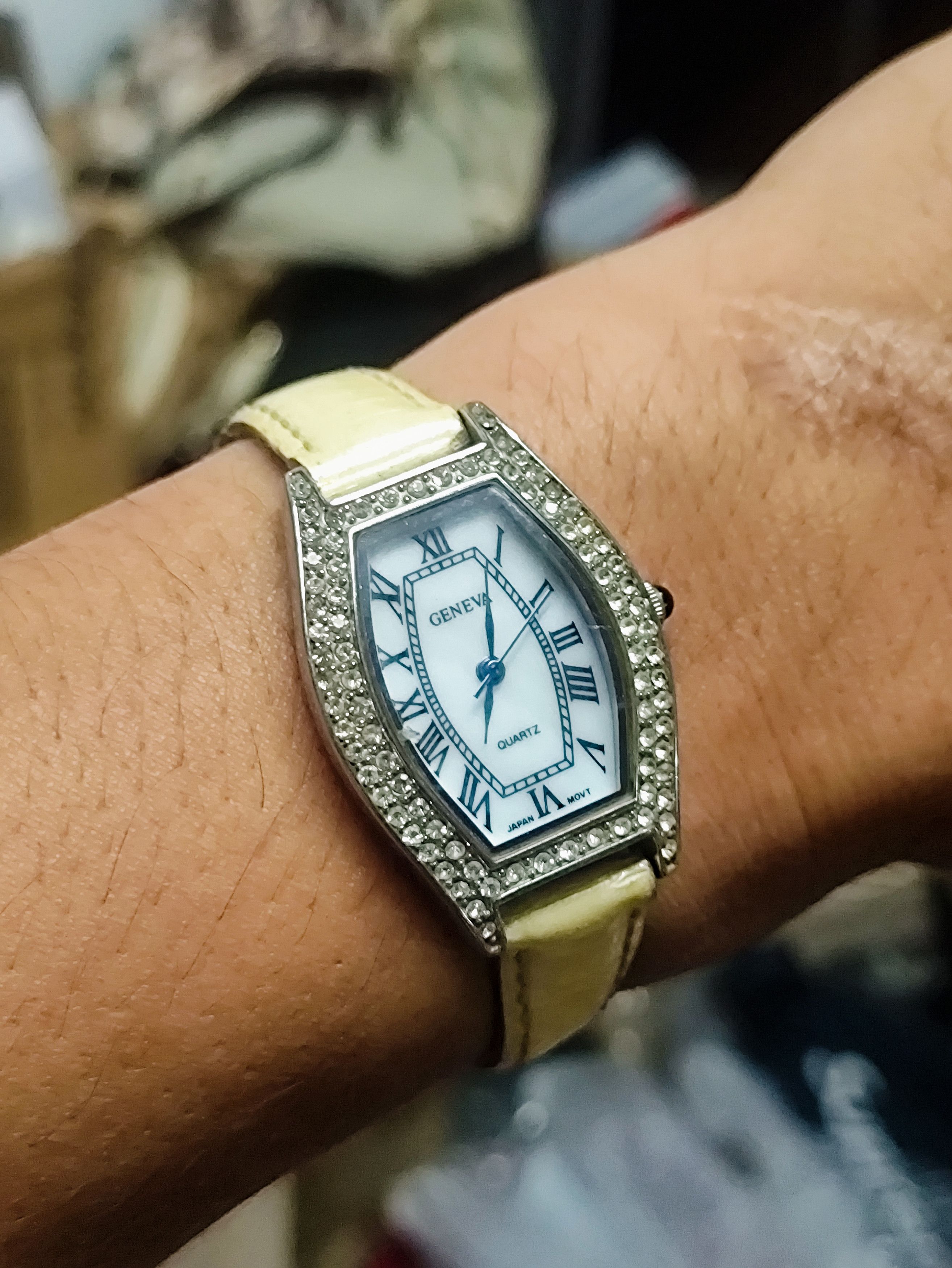 Vintage Geneva Quartz Watch with Diamonds (Japan Made) Size ONE SIZE - 5 Thumbnail