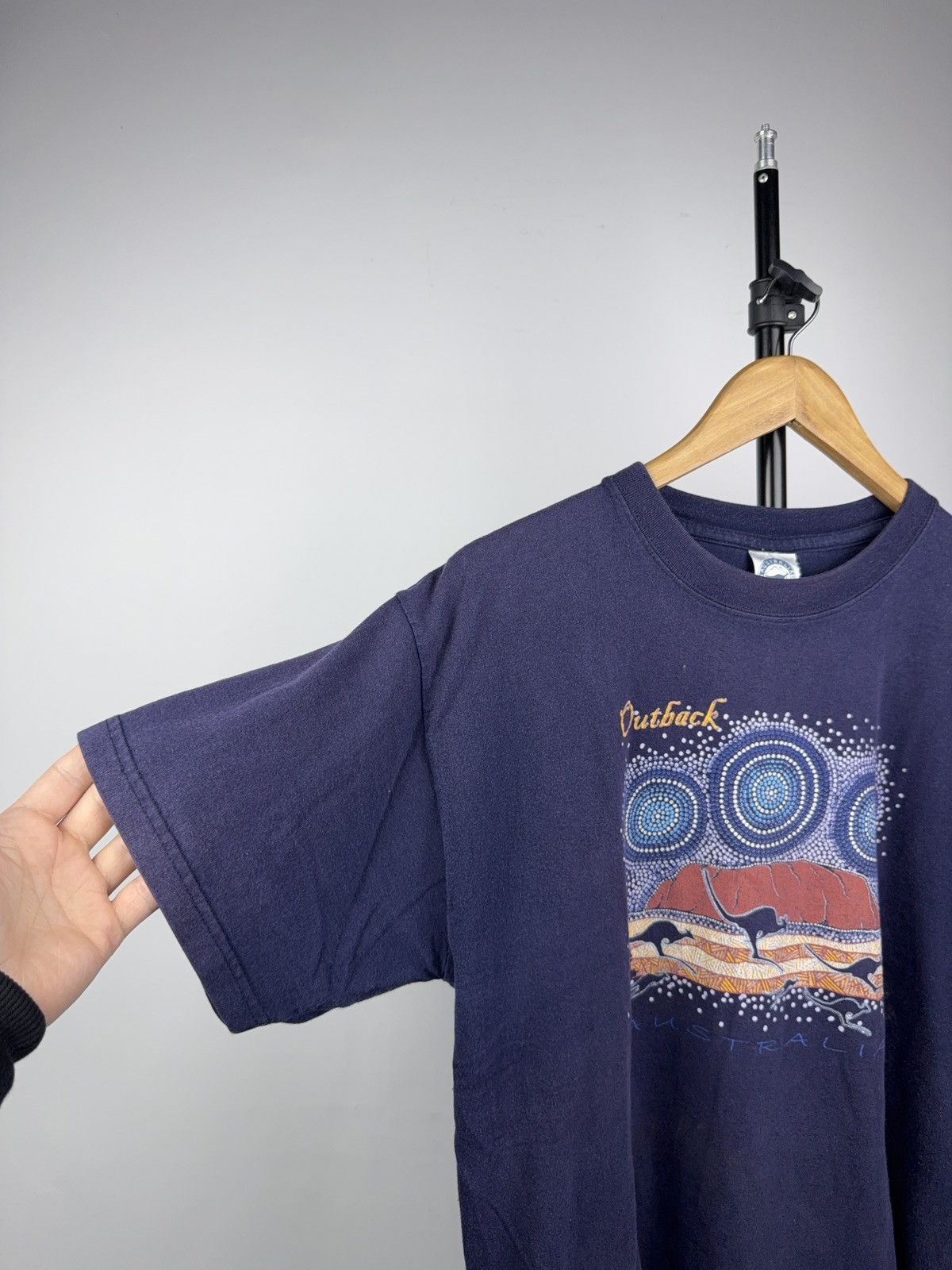 Vintage Vintage 90s Outback Australia Aboriginal Art Kangaroo Tee Size US L / EU 52-54 / 3 - 2 Thumbnail