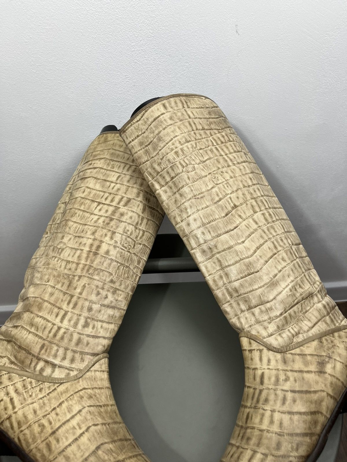 Other Vintage Croc-Embossed Leather Tall Boots Beige Size 37.5 Size US 7 / IT 37 - 3 Thumbnail