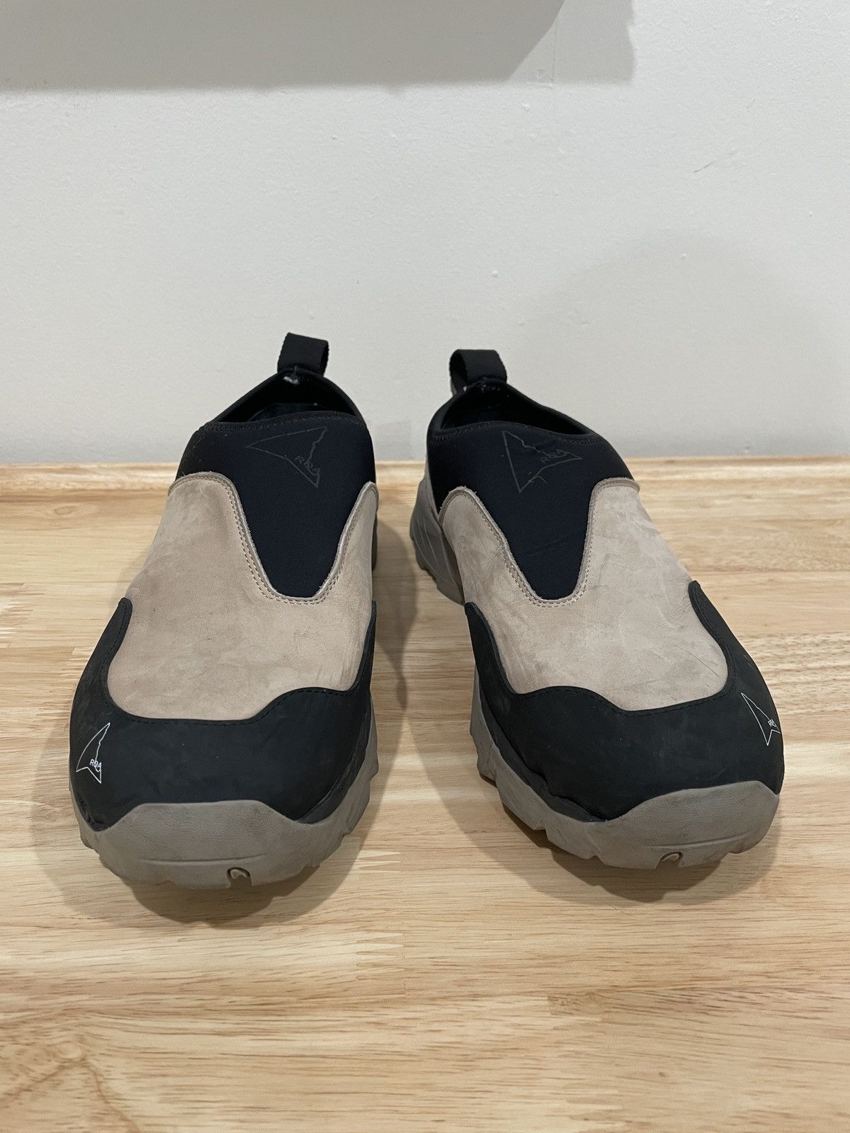 ROA ROA Slip-On Taupe and Black Size US 8.5 / EU 41-42 - 2 Thumbnail