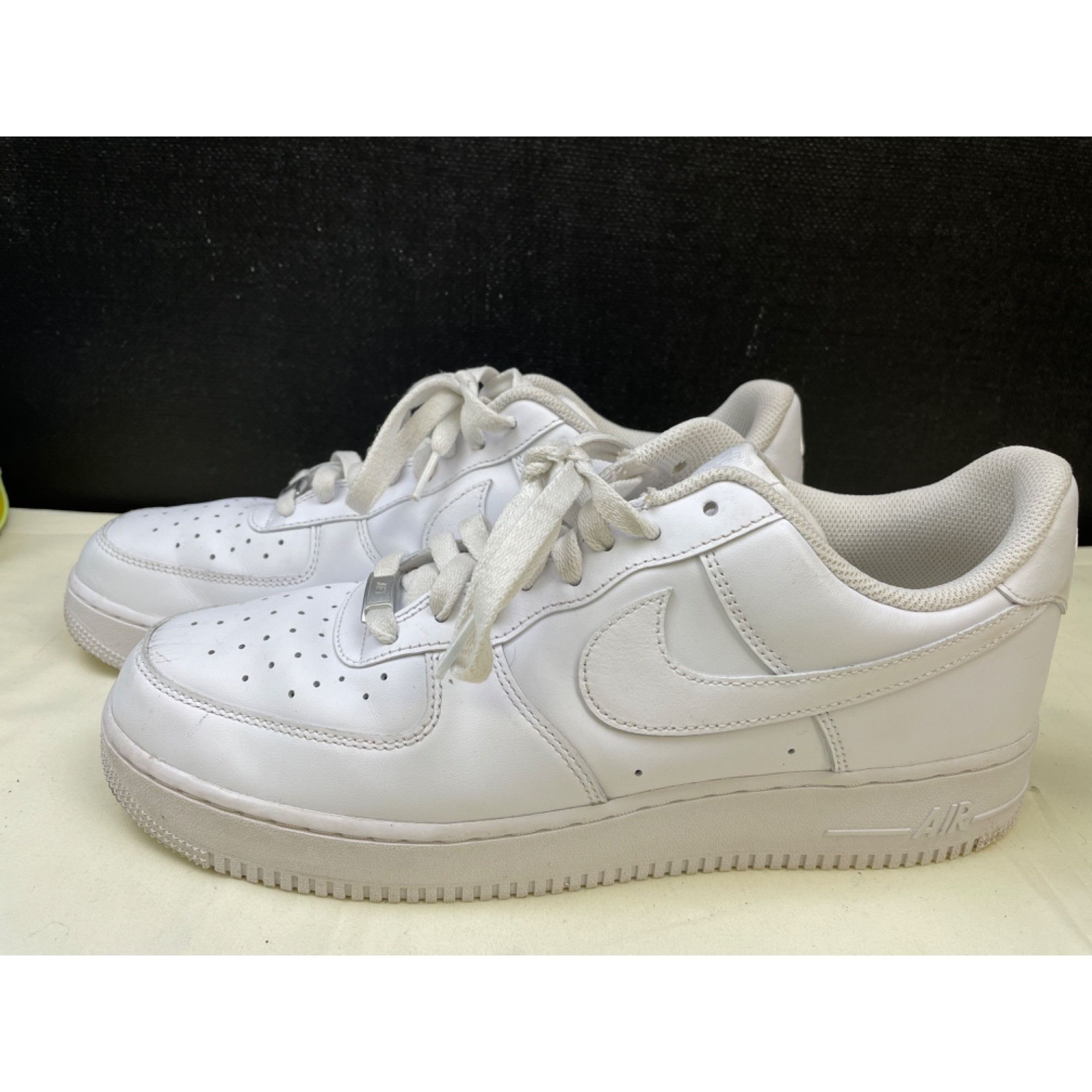 Nike Nike Men's White Air Force 1 Low Top sneakers Shoes Size 12 Size US 12 / EU 45 - 3 Thumbnail