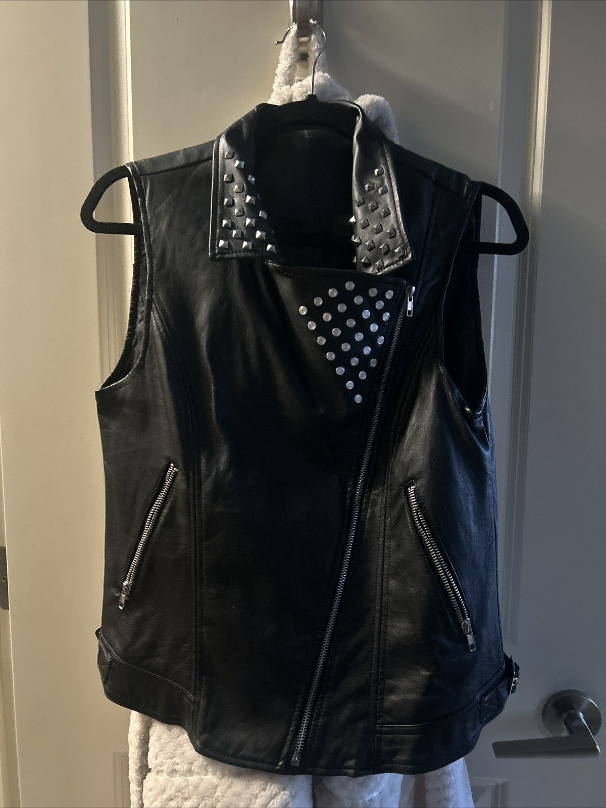 Forever 21 Forever 21 faux leather studded vest woman’s large Size L / US 10 / IT 46 - 12 Thumbnail