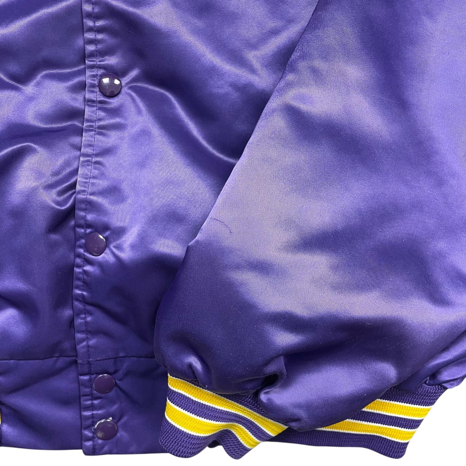 NBA 90s LA LAKERS SATIN BOMBER JACKET PURPLE SIZE XL MADE IN USA Size US XL / EU 56 / 4 - 8 Thumbnail