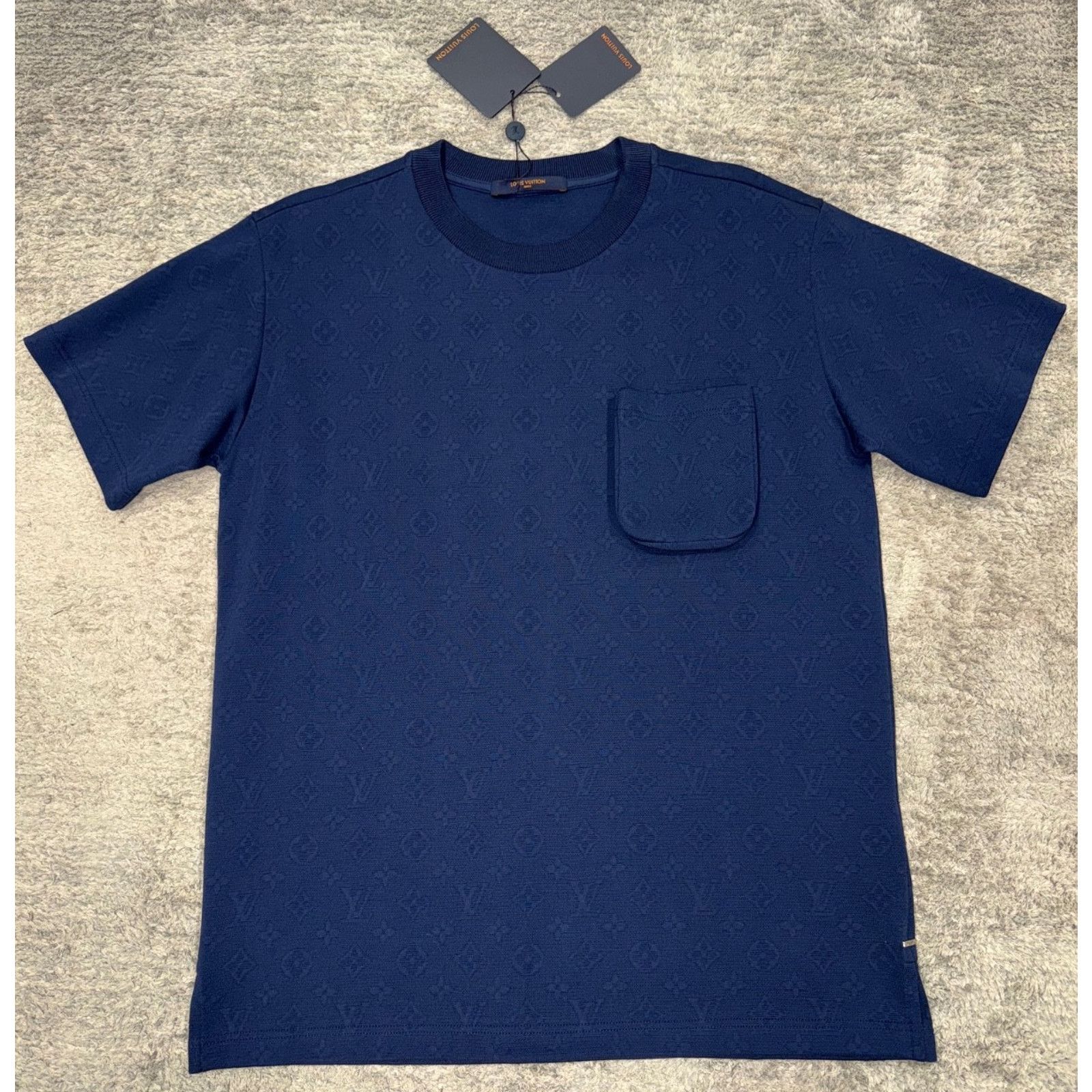 Louis Vuitton Louis Vuitton Pocket Monogram LV Logo Short Sleeve T-Shirt M Size US M / EU 48-50 / 2 - 2 Thumbnail