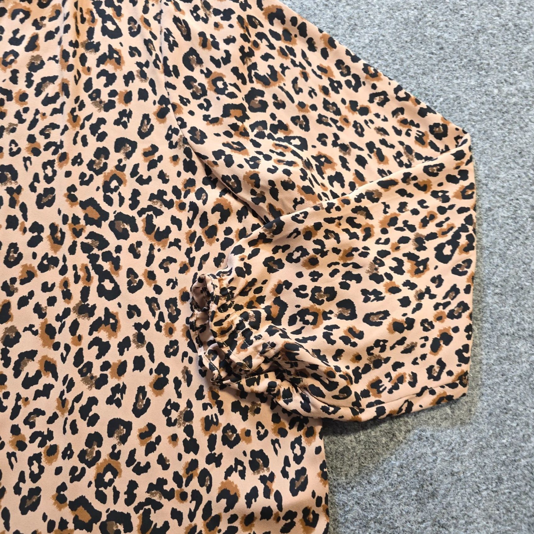 J.Crew J.CREW Top Womens XL Leopard Long Sleeve Button Up Career Casual Shirt Brown Tan Leopard Size XL / US 12-14 / IT 48-50 - 3 Thumbnail