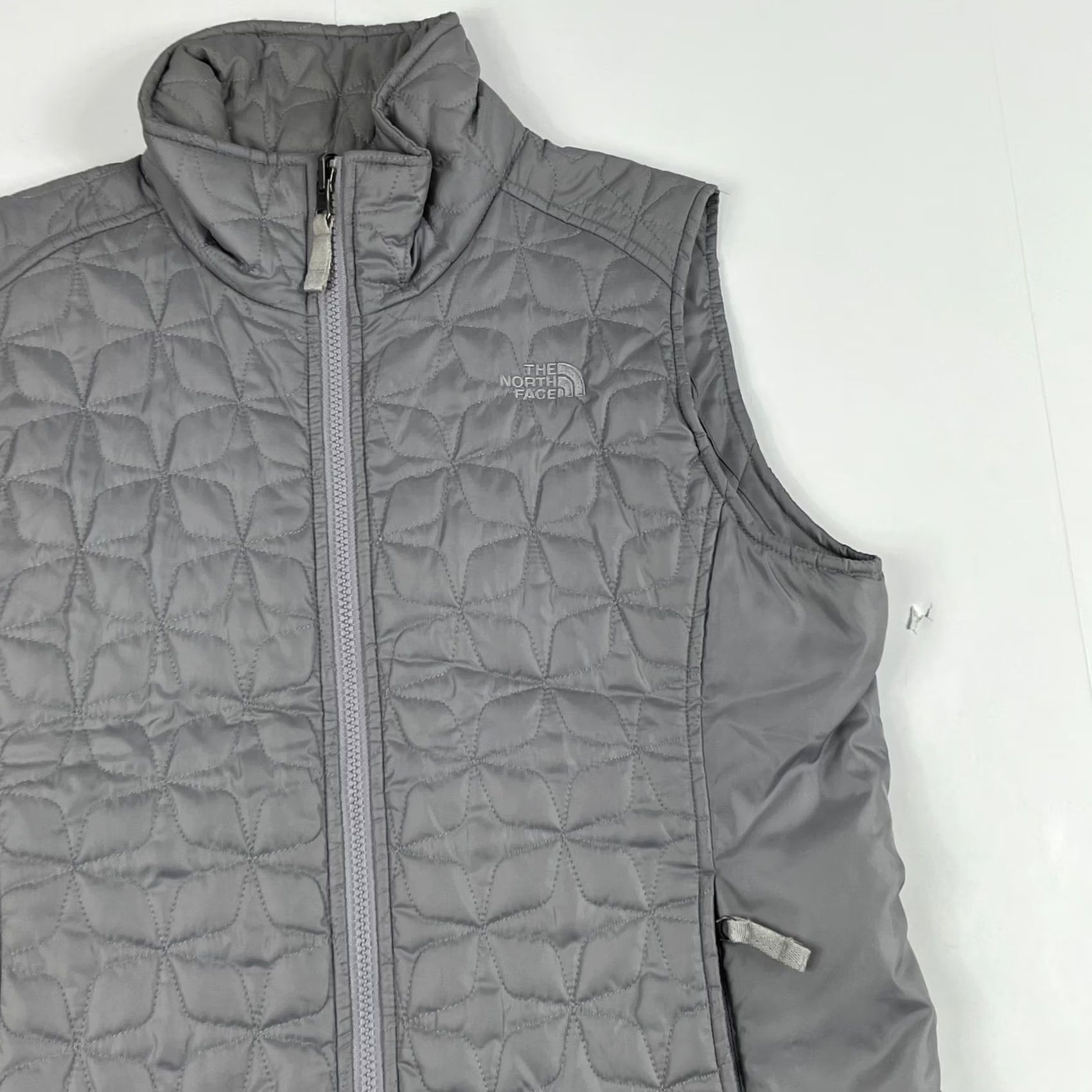 The North Face The North Face Vest Women Medium Gray Thermoball Puffer Full Zip Trekking Skiing Size M / US 6-8 / IT 42-44 - 3 Thumbnail