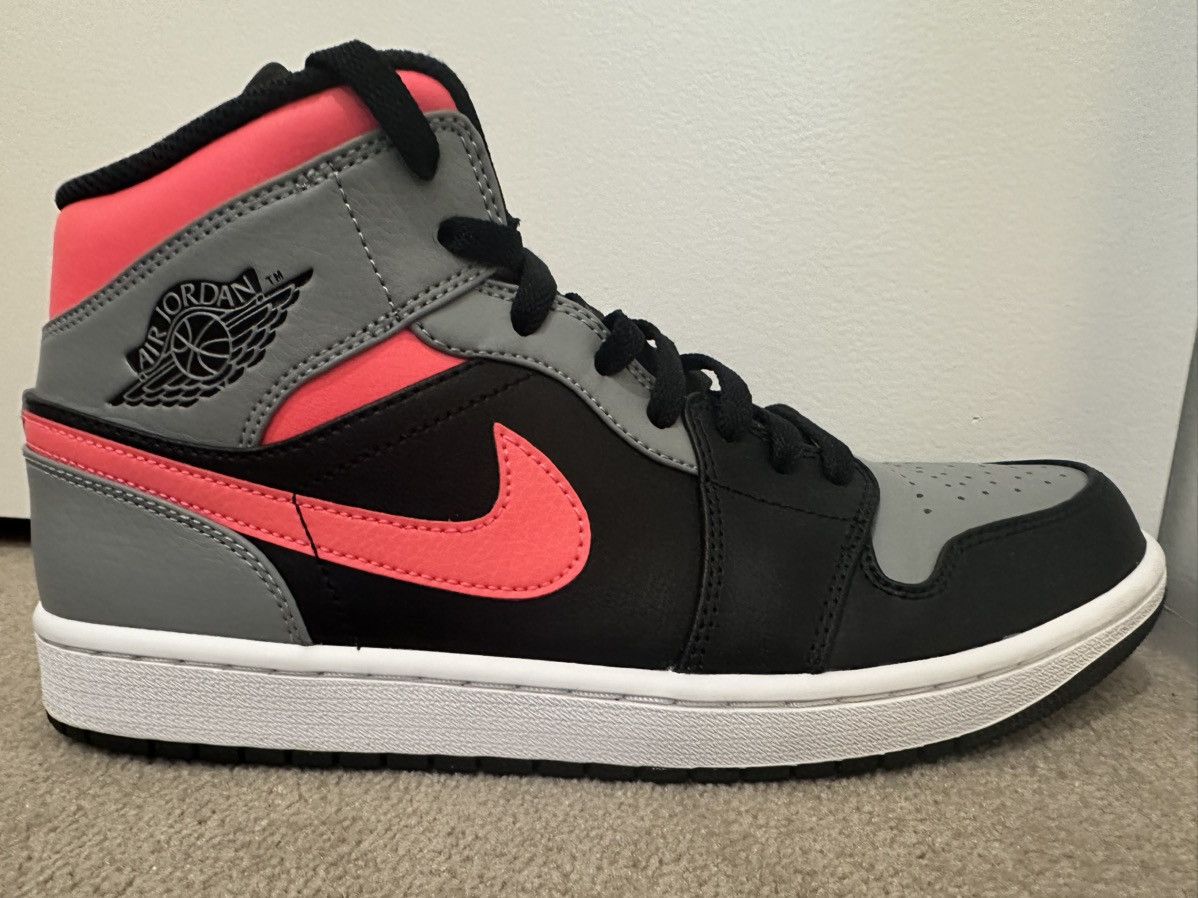 Jordan Brand Air Jordan 1 Mid Pink Shadow Size US 10 / EU 43 - 1 Thumbnail