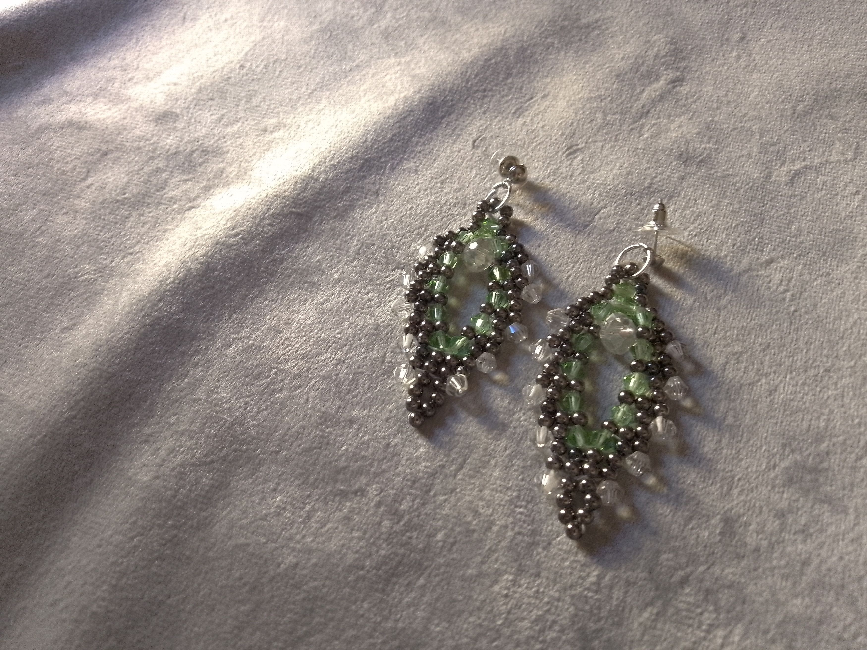 Handmade Earrings Green Long Leafy Elegant Vintage Style Embroidered Size ONE SIZE - 5 Thumbnail