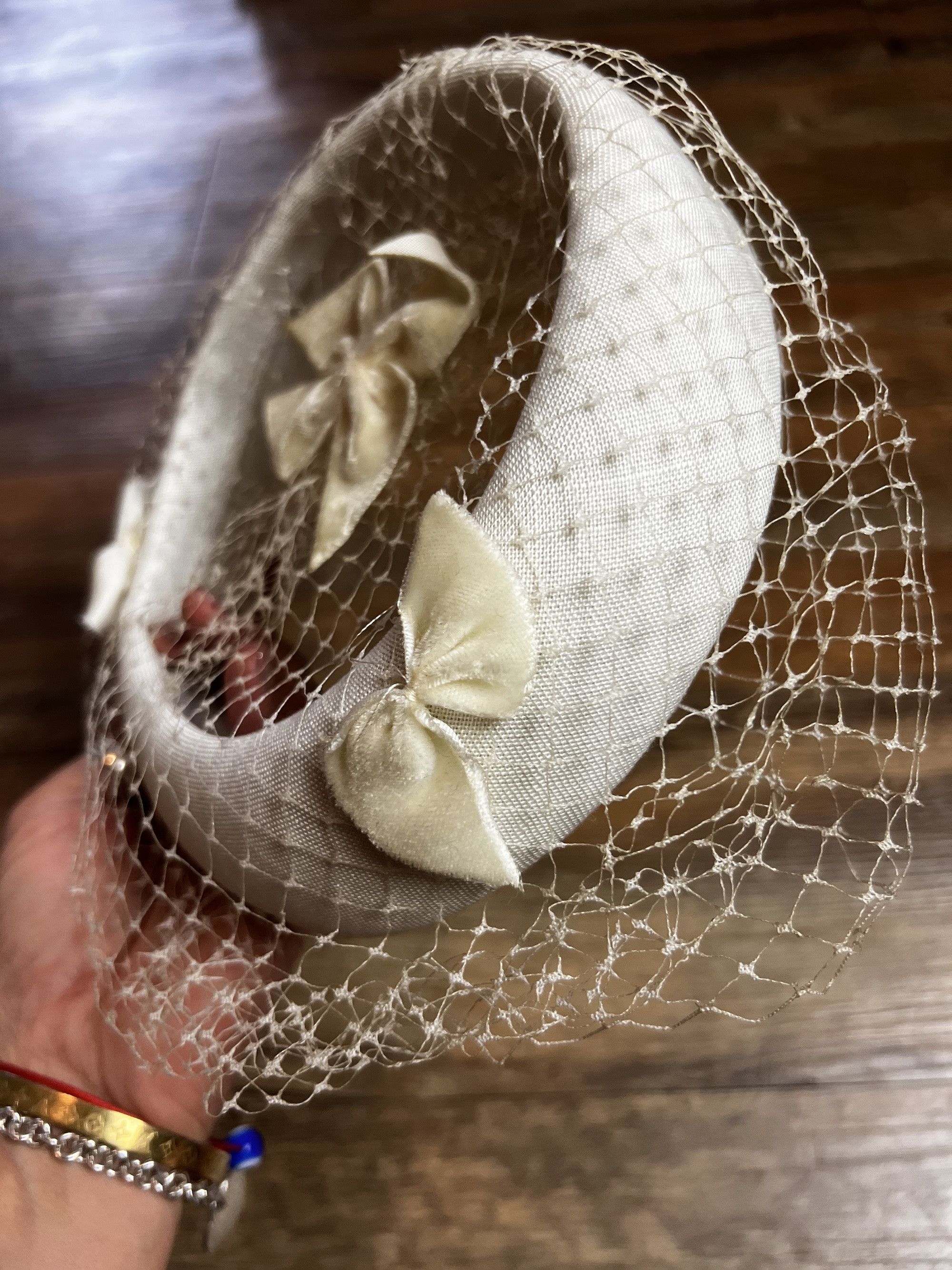 Vintage Vintage 1950's-1960's White Wedding Bridal Fascinator Hat Size ONE SIZE - 4 Thumbnail