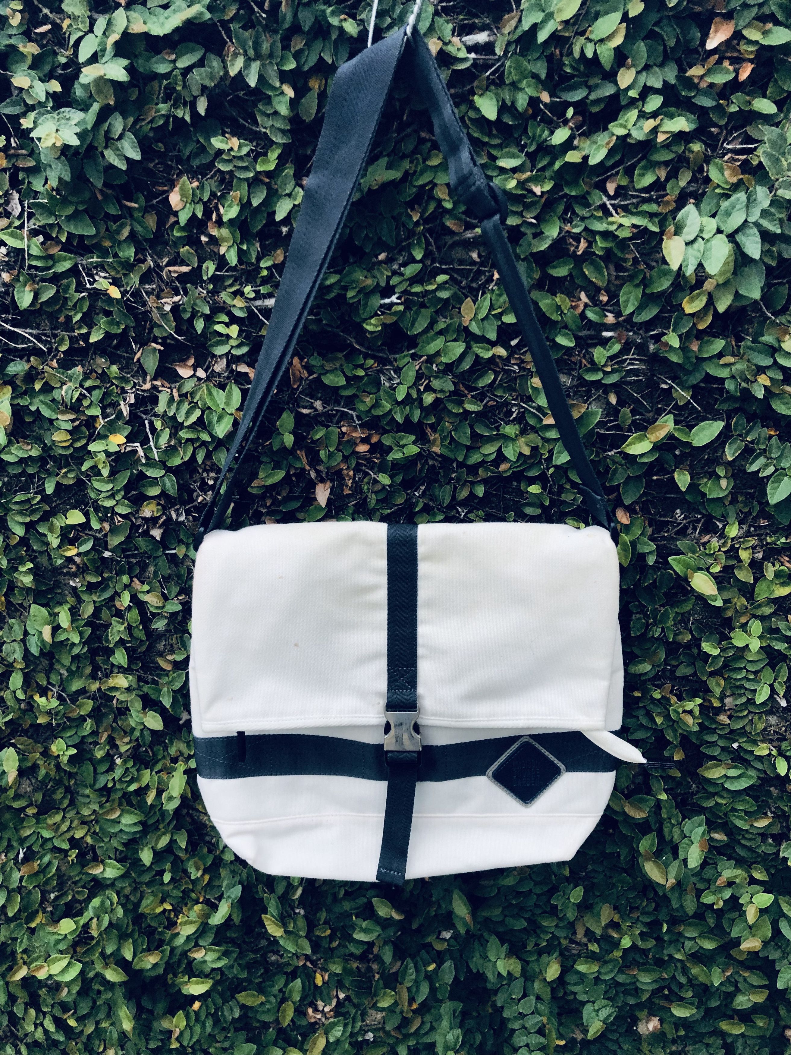 Japanese Brand Madison Square Garden Streetwear Fashion Style Crossbody Bag Size ONE SIZE - 5 Thumbnail