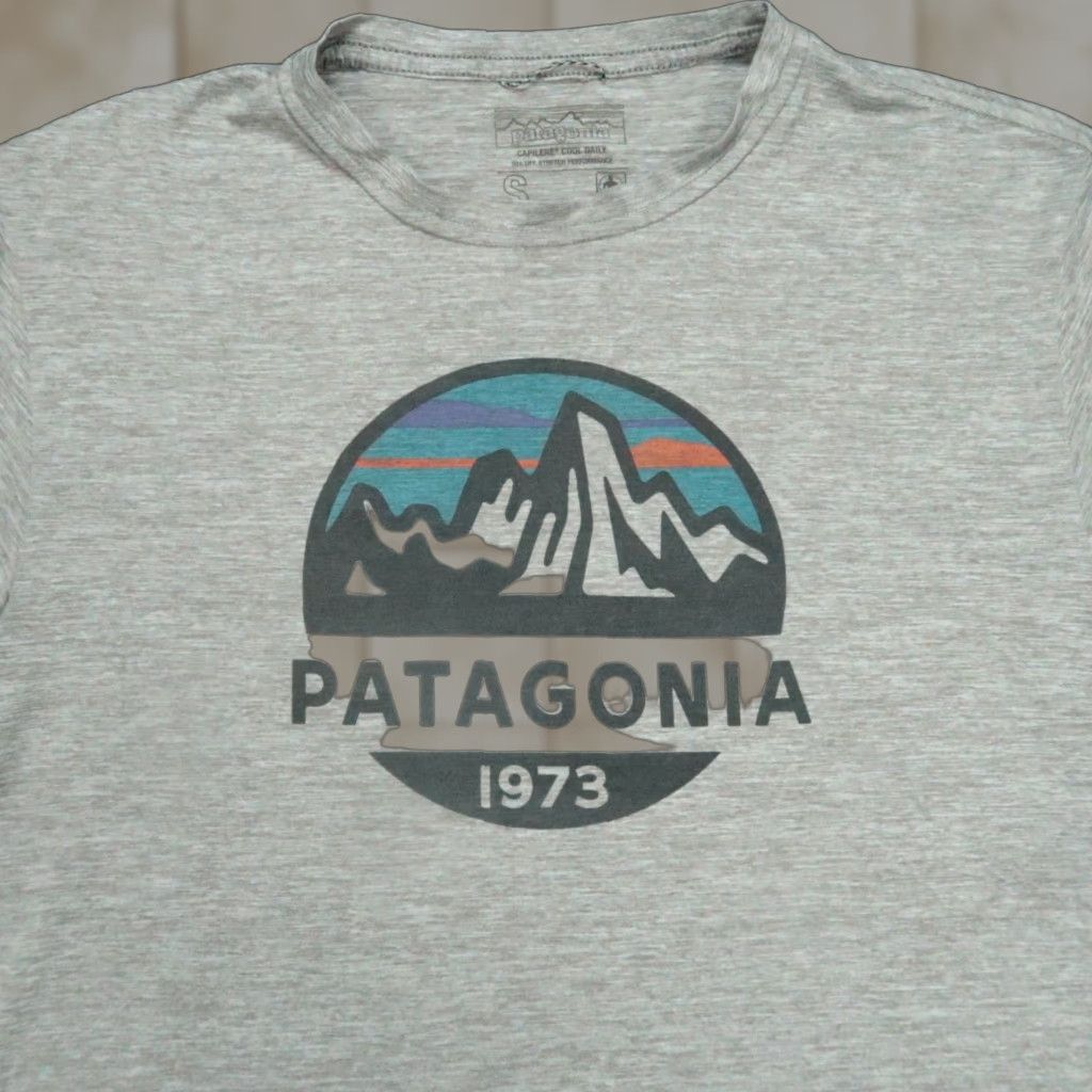 Patagonia Patagonia Shirt Mens Small Gray Capilene Cool Daily Crew Graphic Short Sleeve Size US S / EU 44-46 / 1 - 1 Thumbnail