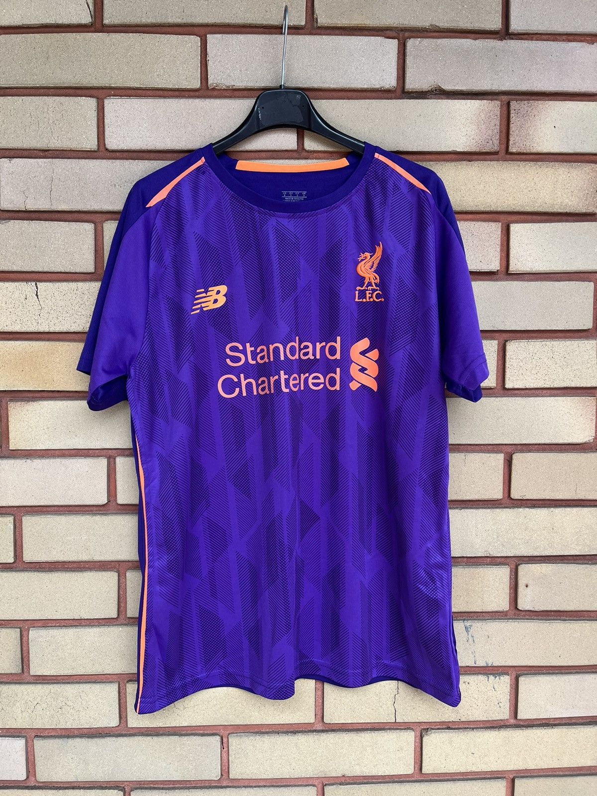Liverpool newbalance サッカーユニフォーム y2k 刺繍 希少》liverpool サッカーユニフォーム y2k 刺繍 セットアップ