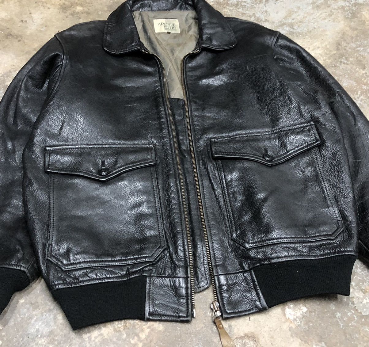 Vintage Vintage Argyle Club Black Leather Bomber Jacket Size US L / EU 52-54 / 3 - 3 Thumbnail