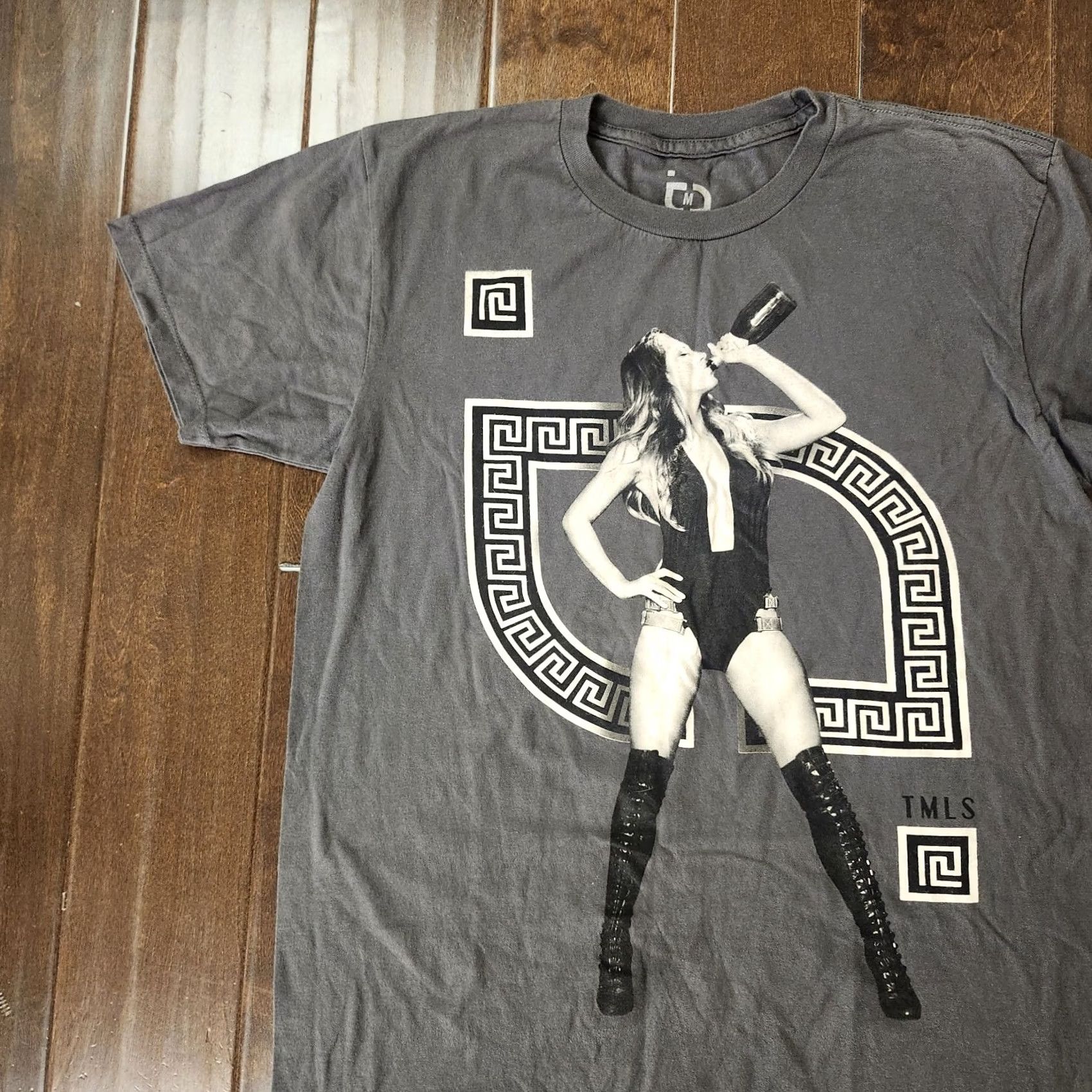 Vintage TMLS Too Many Loose Strings Graphic T Shirt Men M Streetwear Gray Shirt Graphic Print Men M Gray Hip Hop Money Classic Vintage No Size US M / EU 48-50 / 2 - 4 Thumbnail