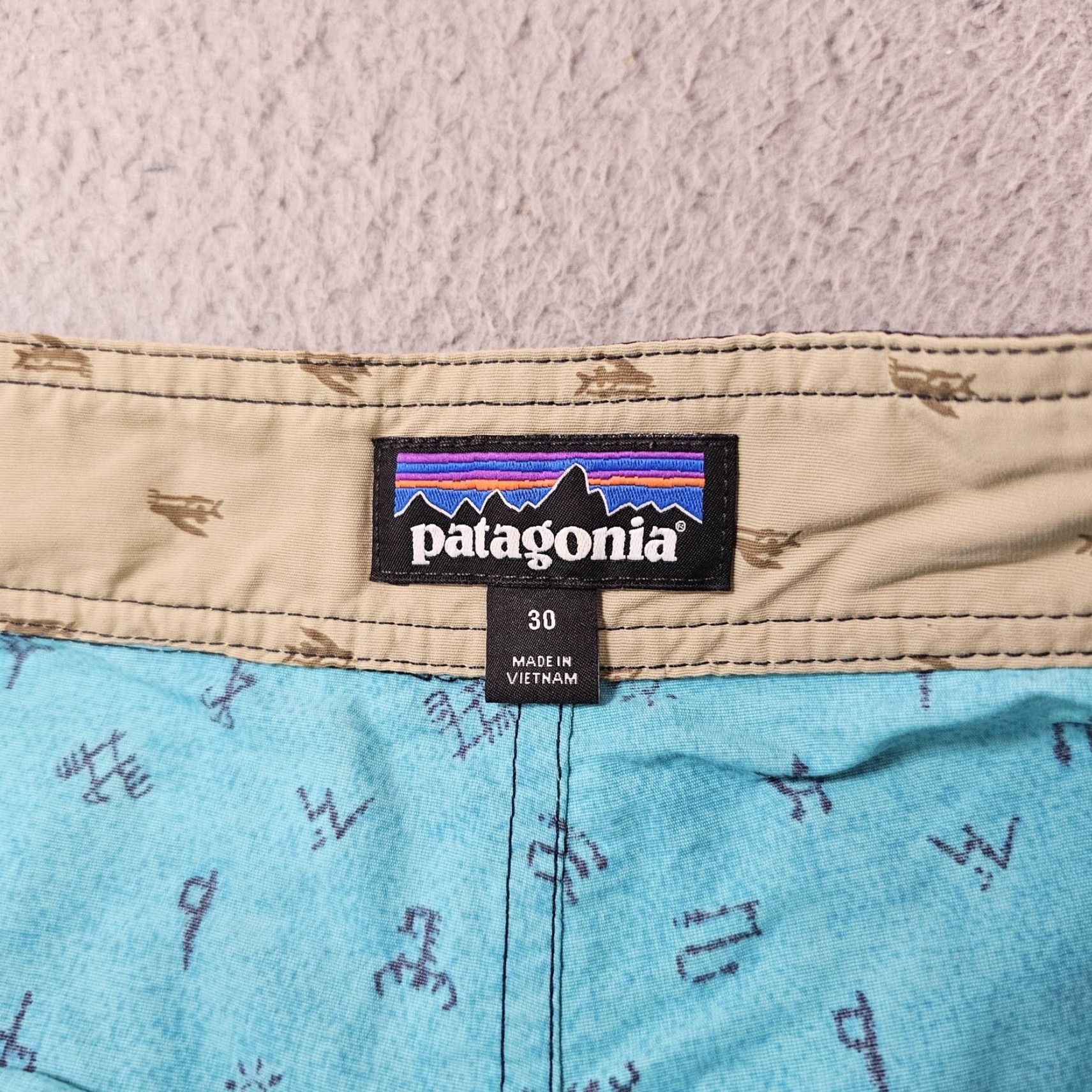 Patagonia Patagonia Board Shorts Mens 30 Blue Southwestern Print Swim Trunks Surf Outdoor Mens Size US 30 / EU 46 - 3 Thumbnail