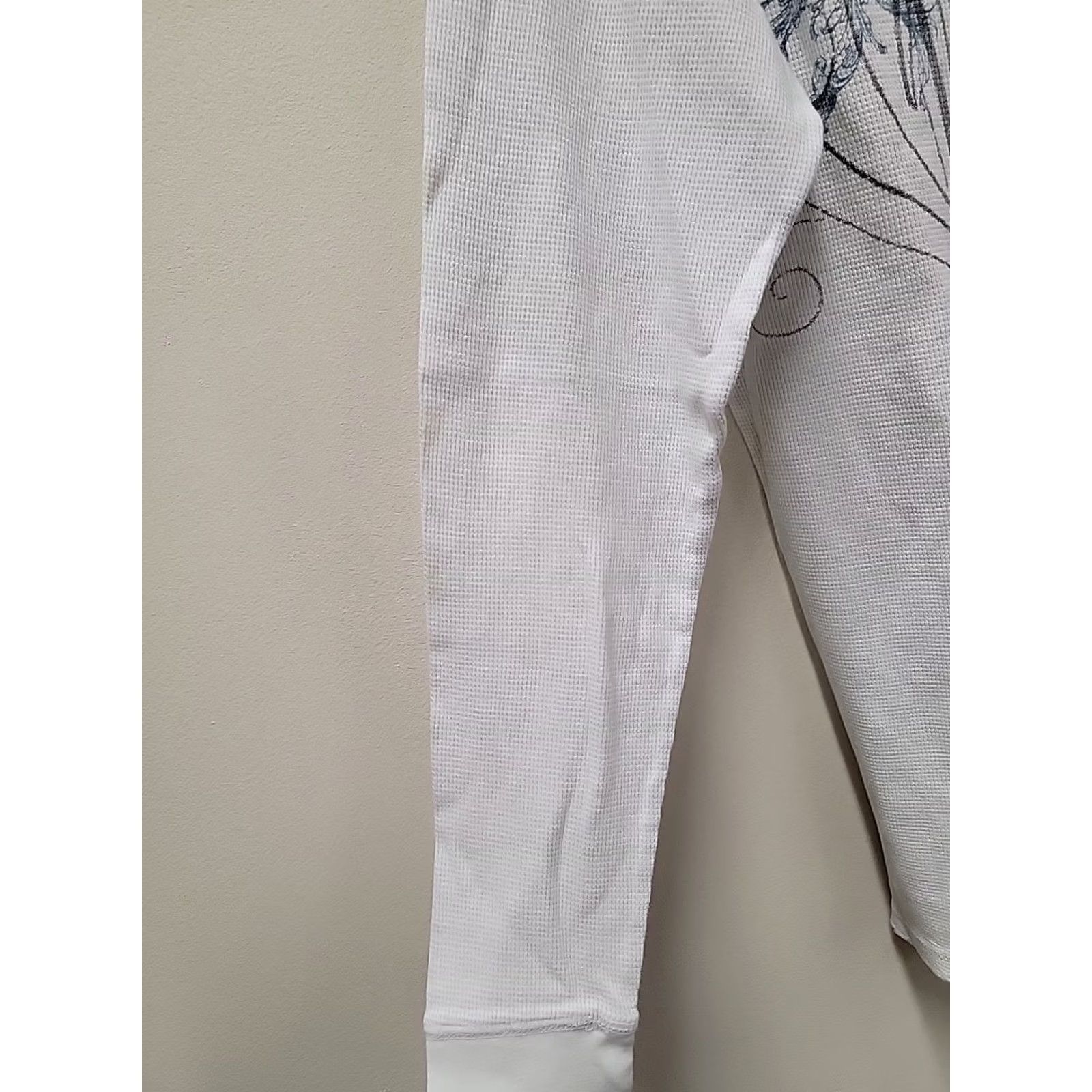 Affliction VINTAGE Affliction Shirt Mens L Thermal Knit Graphic Print Crew Neck White 20.5 Chest 30.5 Length Grunge Gothic Size US L / EU 52-54 / 3 - 4 Thumbnail