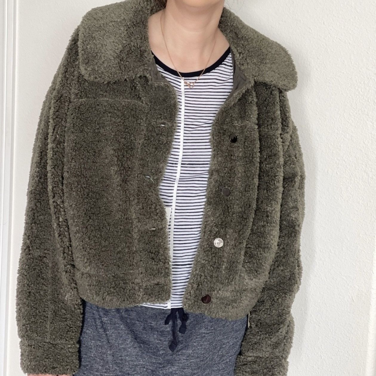 Lululemon Lululemon Textured Fleece Button Jacket in Dark Olive Size L / US 10 / IT 46 - 11 Thumbnail