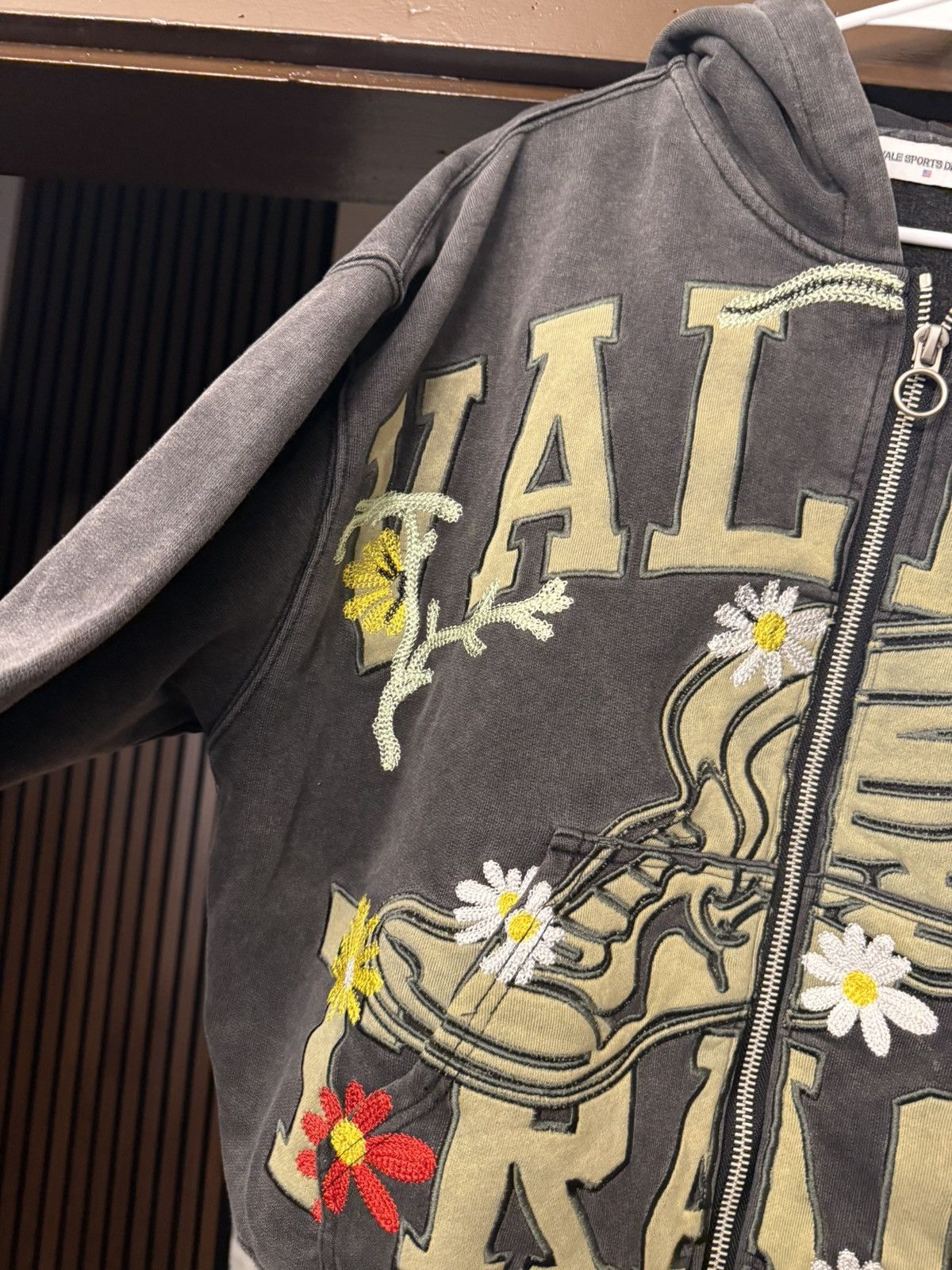 Vale Vale Forever Track Zip Up Size XL Size US XL / EU 56 / 4 - 4 Thumbnail