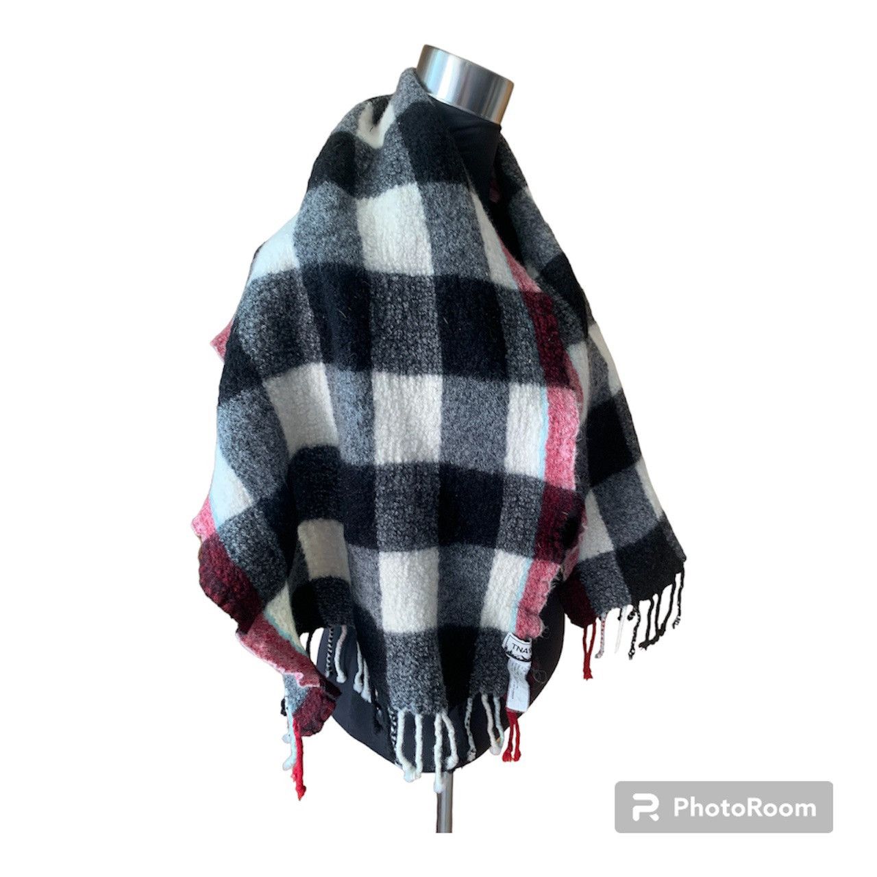 Aritzia × Designer × TNA TNA 100% Wool Scarf in Plaid Print Size ONE SIZE - 9 Thumbnail
