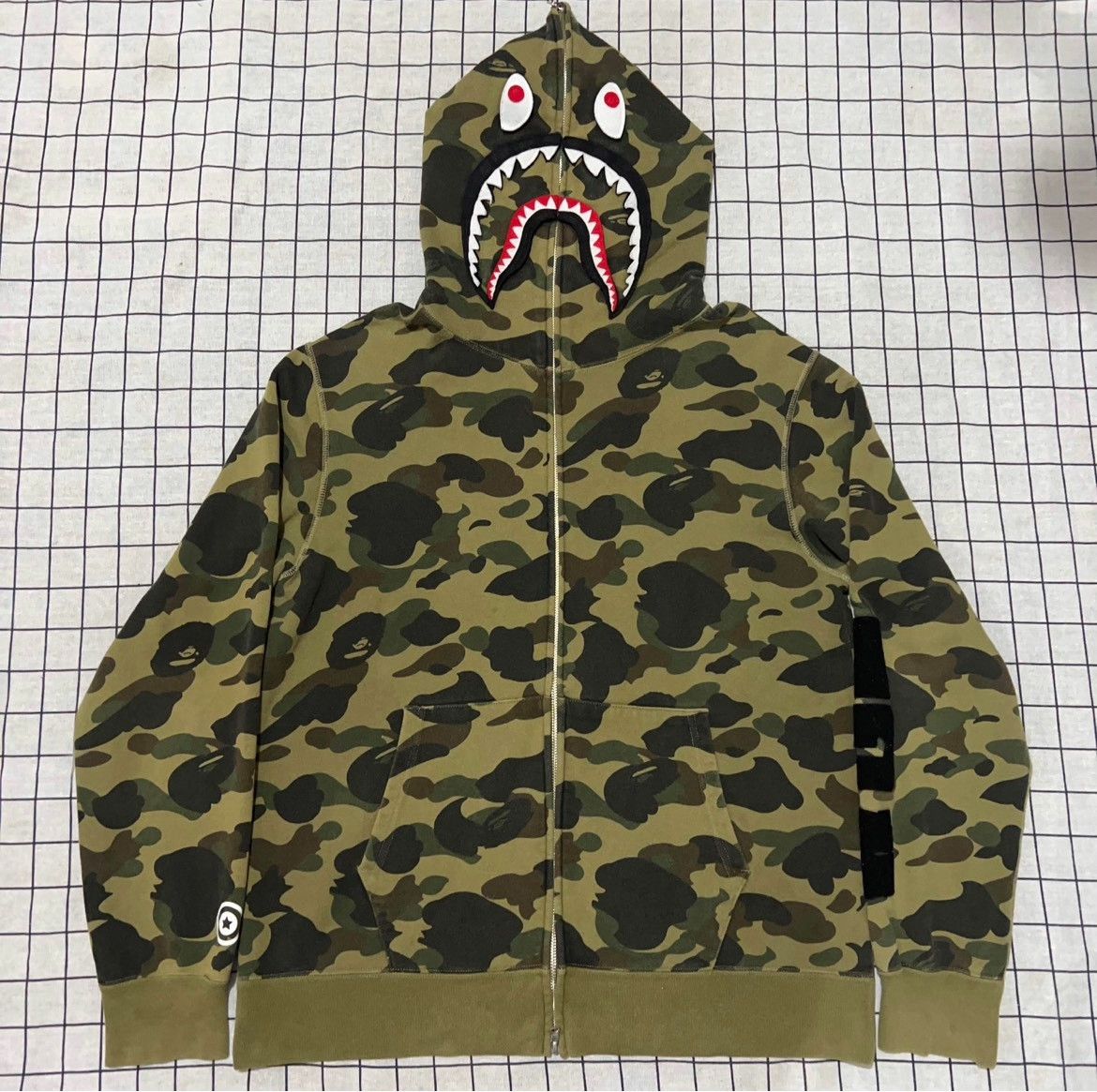 Bape Bape Shark Camo Multi Light Jacket m Men Size US M / EU 48-50 / 2 - 1 Thumbnail
