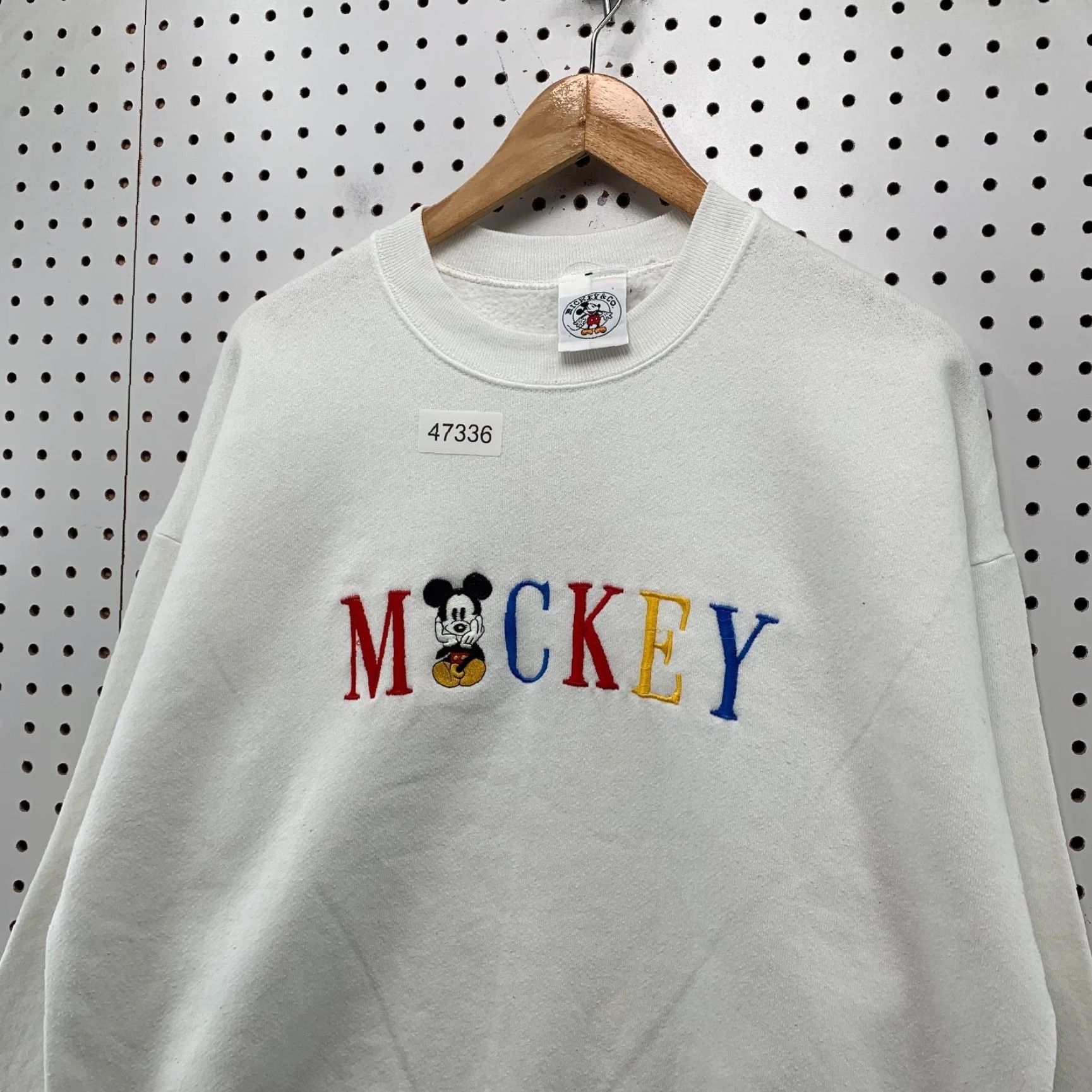 Disney VINTAGE Disney Mickey Co Sweatshirt Mens XL White Fleece Embroidered USA Size US XL / EU 56 / 4 - 7 Thumbnail