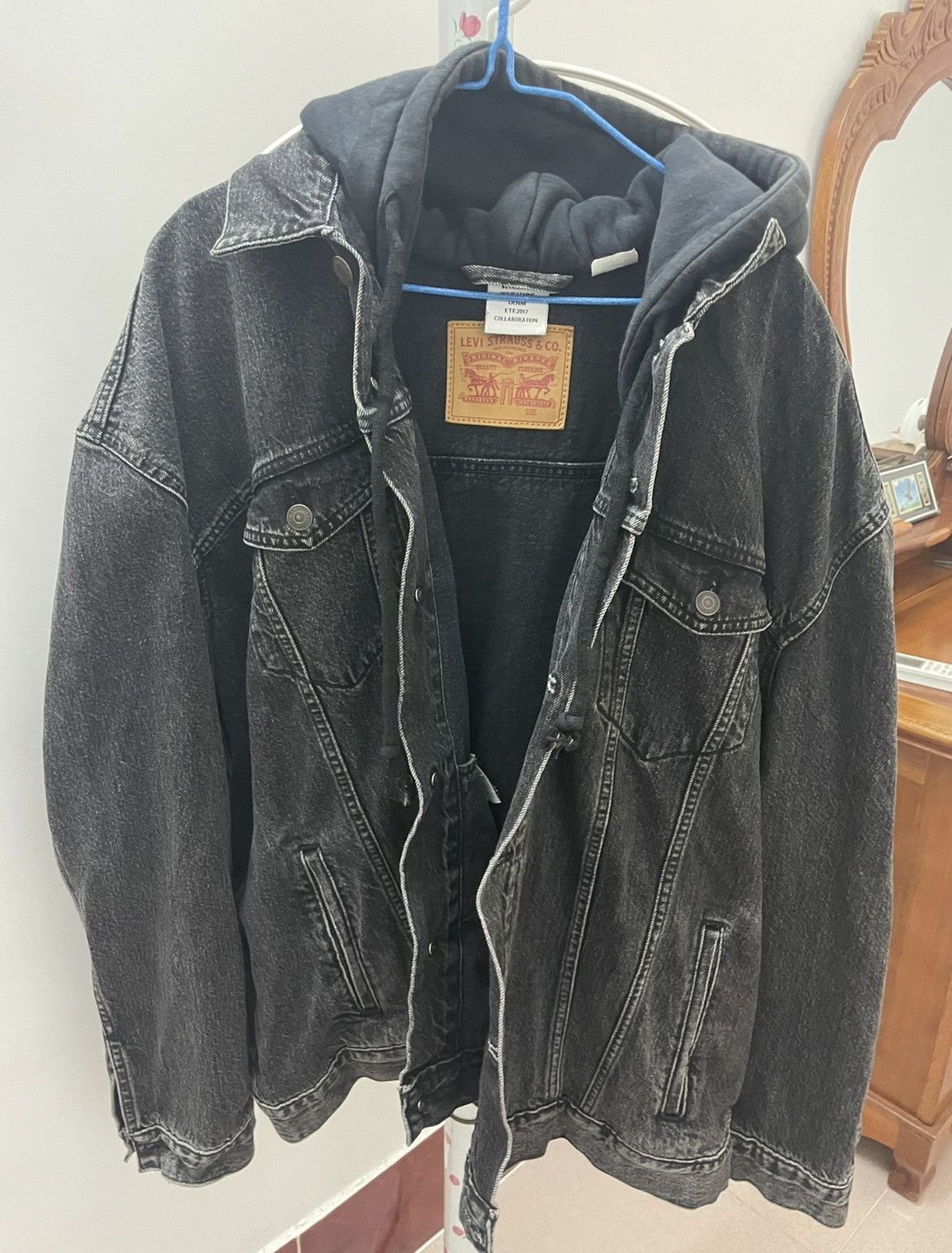 Levi's × Vetements Vetements x Levi's 1st collaboration denim JKT Size US XS / EU 42 / 0 - 1 Thumbnail