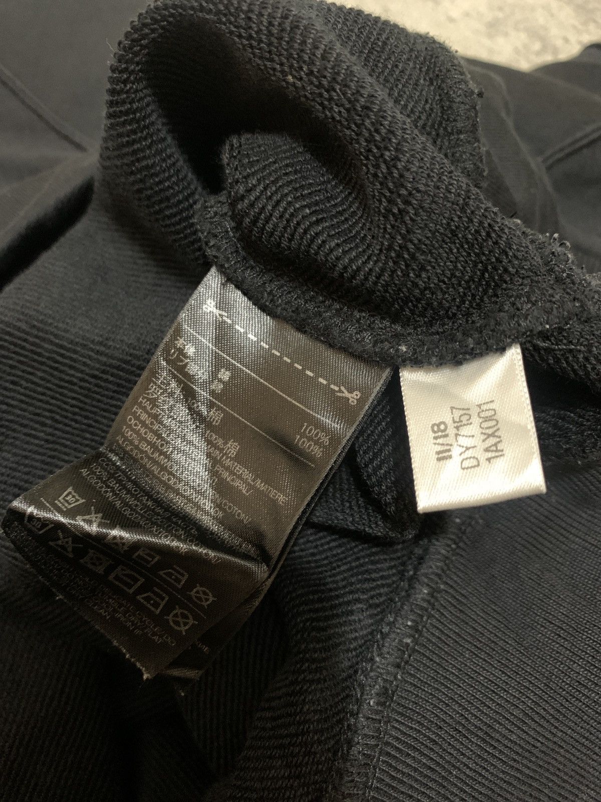 Yohji Yamamoto 🐍 SOLD🐍Adidas Y3 Yohji Yamamoto Signature Graphic Crew Size US XL / EU 56 / 4 - 8 Thumbnail