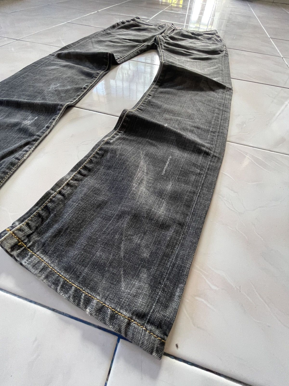 Japanese Brand × LOWBOX × Oni Oniarai Japan Embroidered Oni Japanese Folklore Denim Jeans Size US 30 / EU 46 - 11 Thumbnail