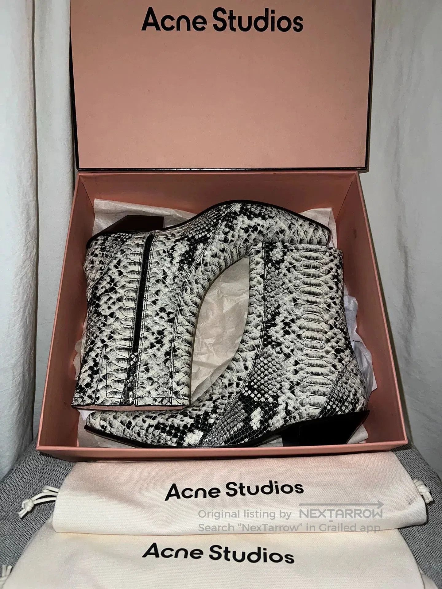 Acne Studios Acne Studios White Snakeskin Chelsea Boots. Size US 7 / IT 37 - 1 Thumbnail