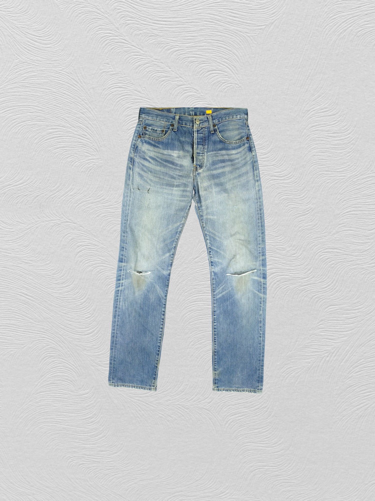 Levi's Vintage Levi's 501 Light Blue Wash Denim 30x32 -JN786 Size US 30 / EU 46 - 1 Thumbnail