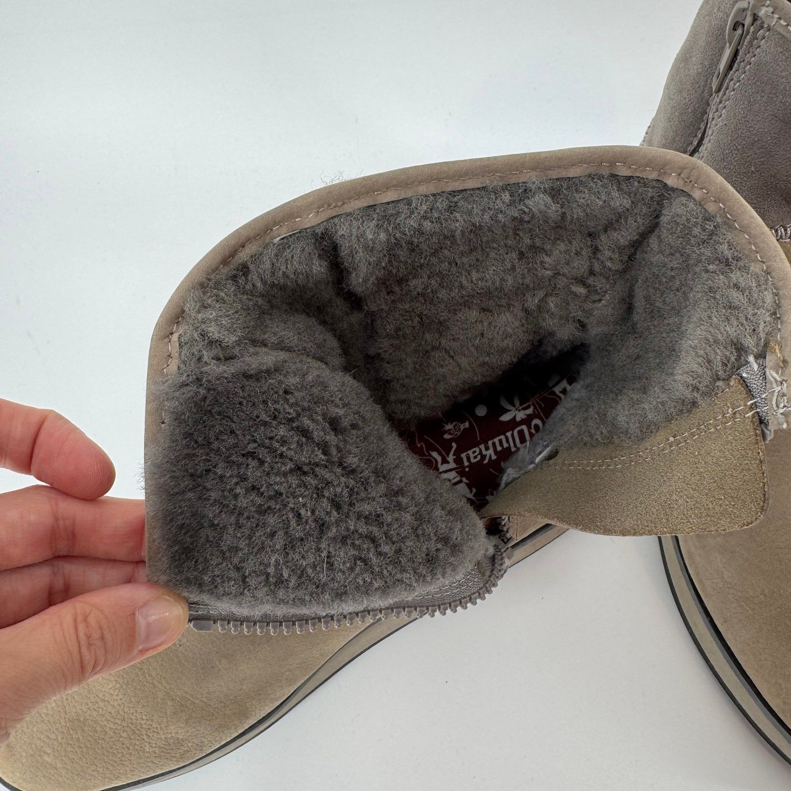 Olukai Olukai Women’s 9.5 Hulu Suede Gray Fur Boots Pa’ina Fog NWO Size US 9.5 / IT 39.5 - 3 Thumbnail