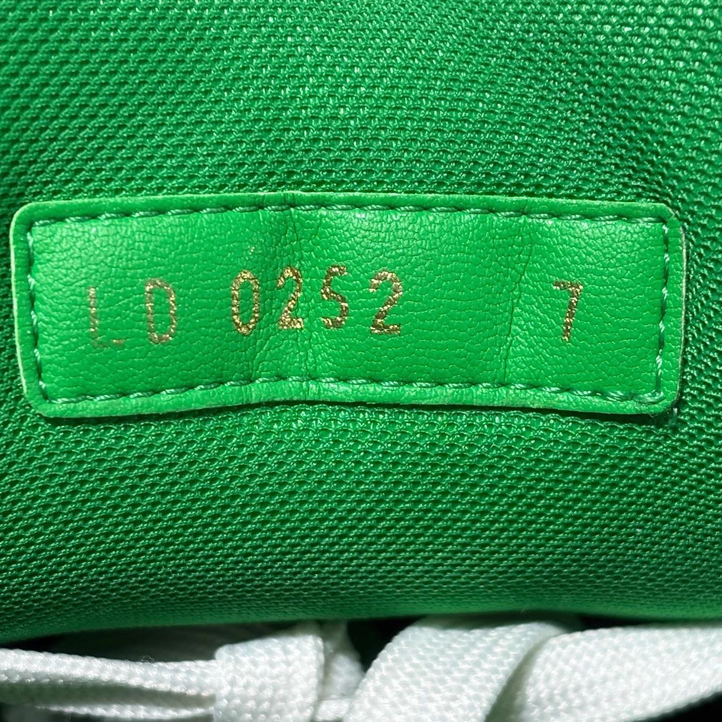 Louis Vuitton LV Trainer White Green Eco UK7 41 Size US 7 / EU 40 - 8 Thumbnail